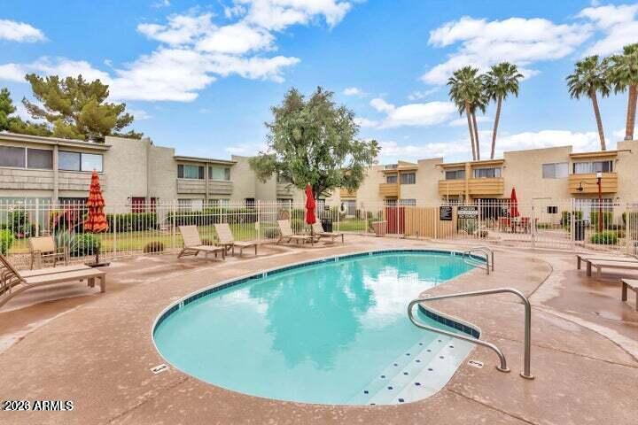 CAMELBACK HOUSE - Residential