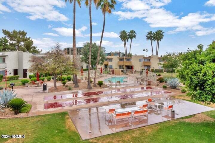CAMELBACK HOUSE - Residential