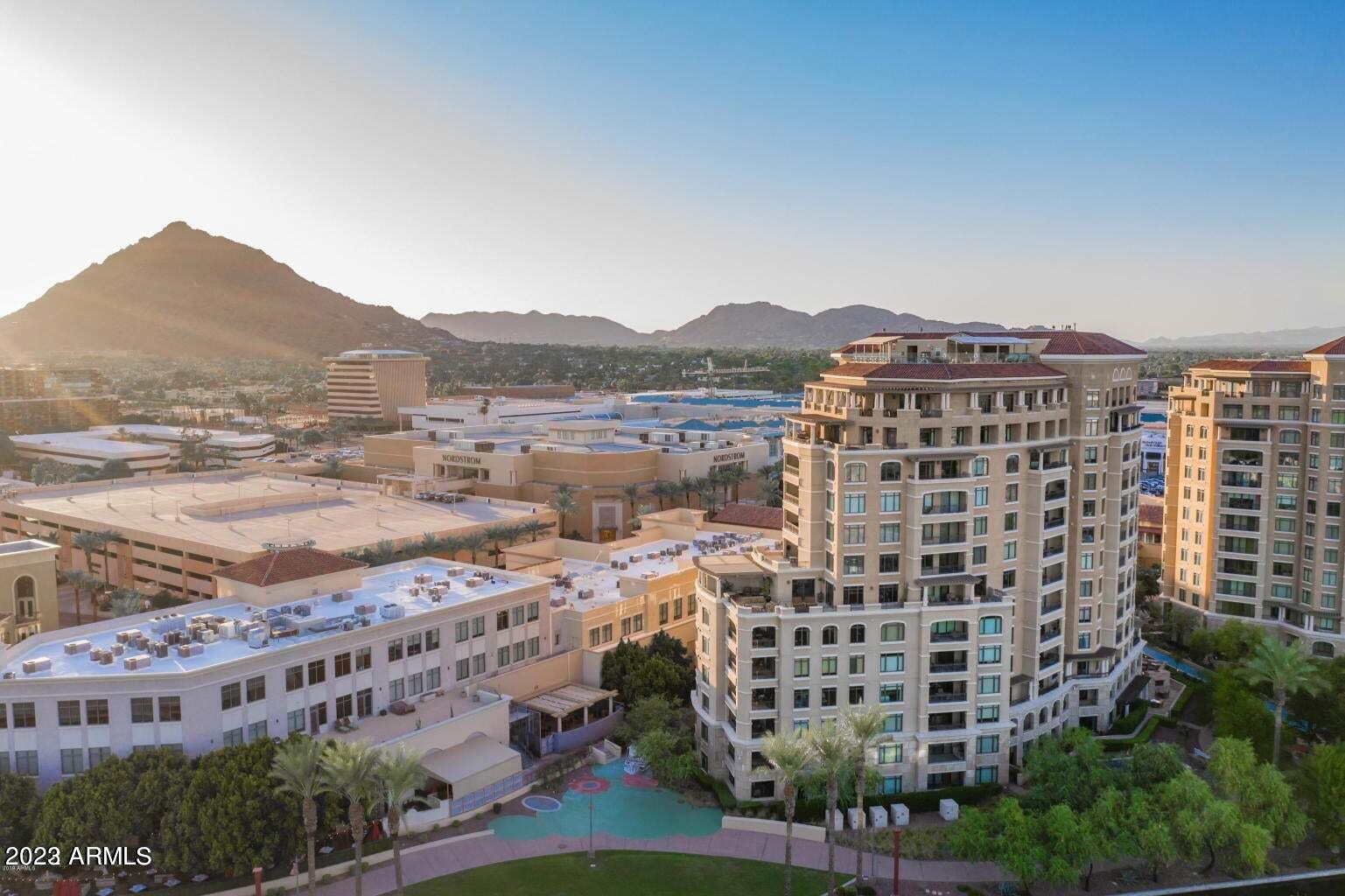 SCOTTSDALE WATERFRONT RESIDENCES - Residential