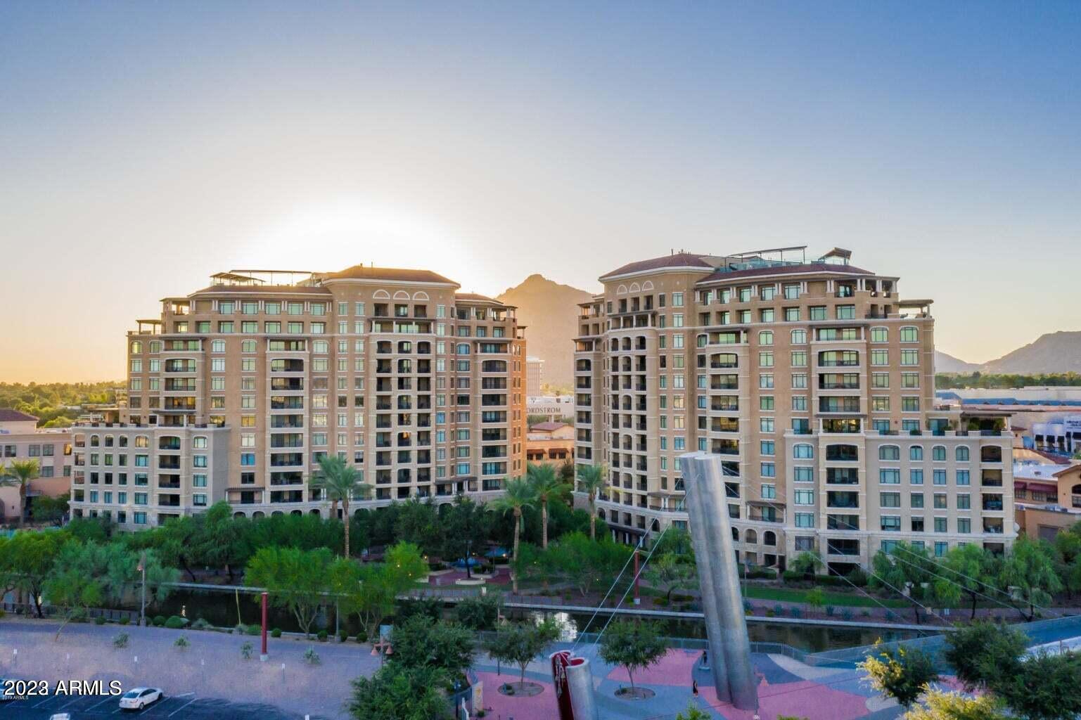 SCOTTSDALE WATERFRONT RESIDENCES - Residential