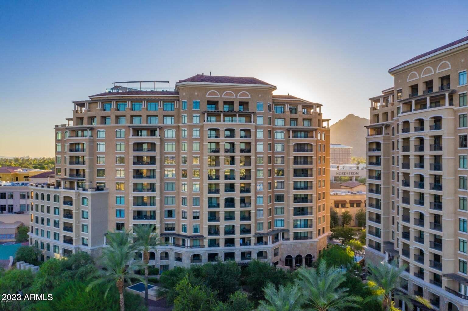 SCOTTSDALE WATERFRONT RESIDENCES - Residential