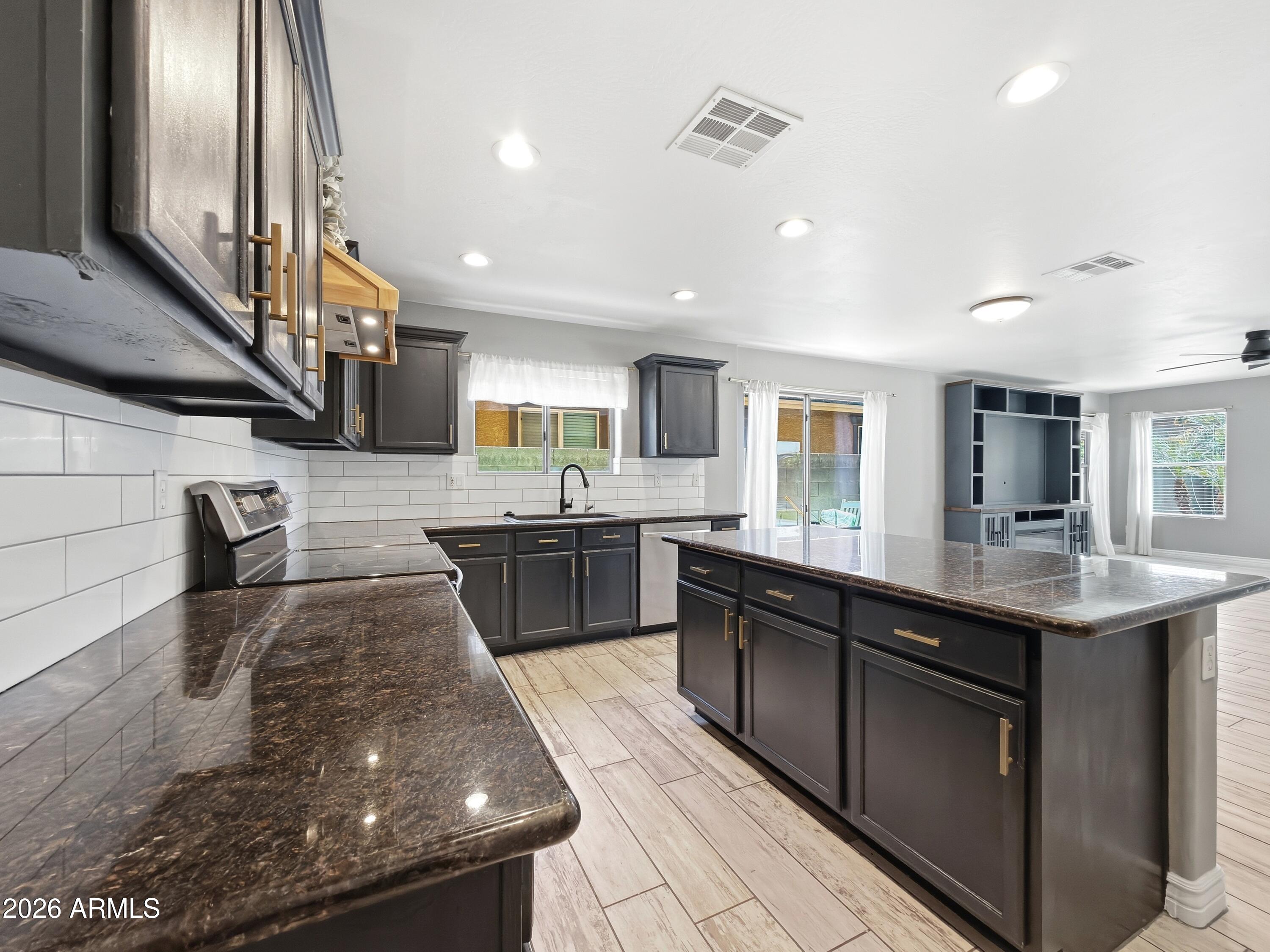 SAN TAN HEIGHTS PARCEL C-6 - Residential