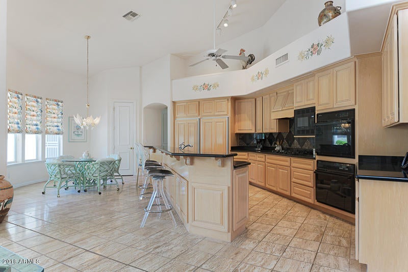 HUMMINGBIRD COURT - Residential
