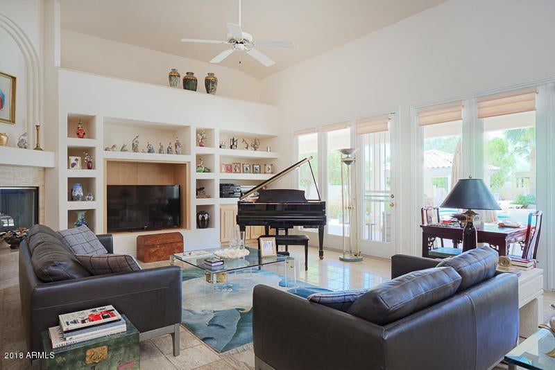 HUMMINGBIRD COURT - Residential