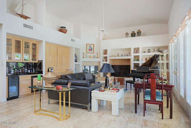 HUMMINGBIRD COURT - Residential