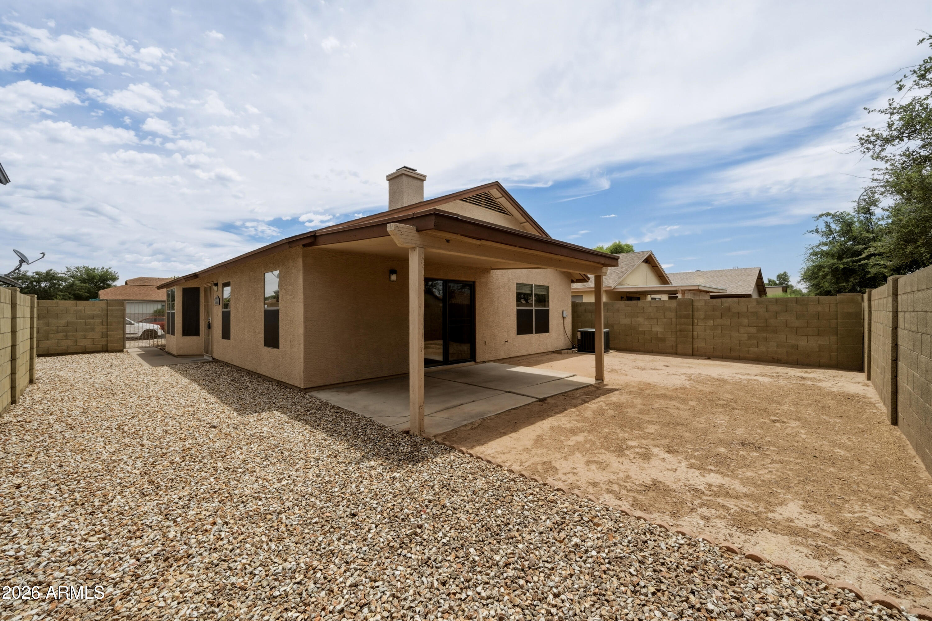 COUNTRY HOLLOW - Residential
