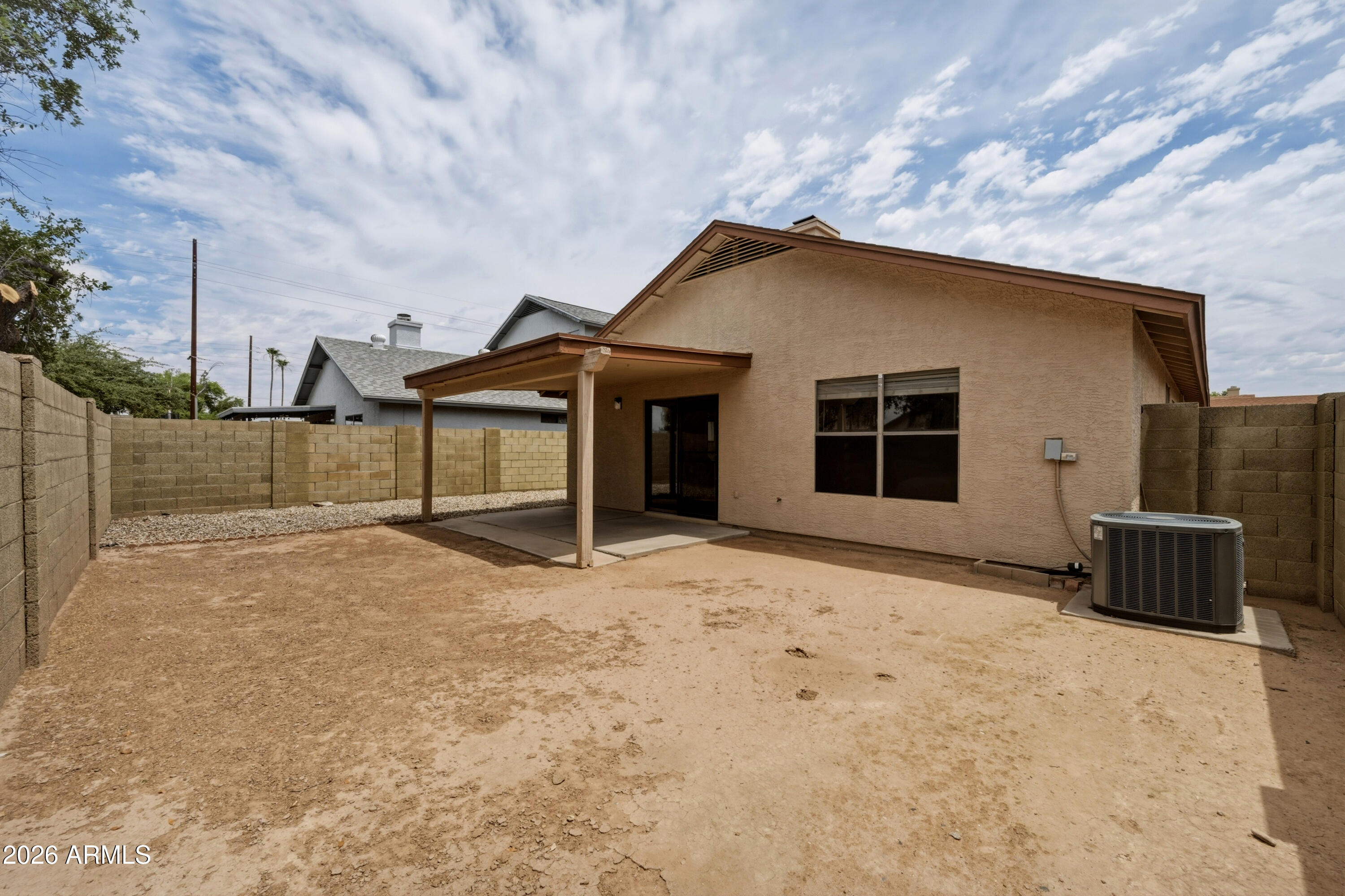 COUNTRY HOLLOW - Residential
