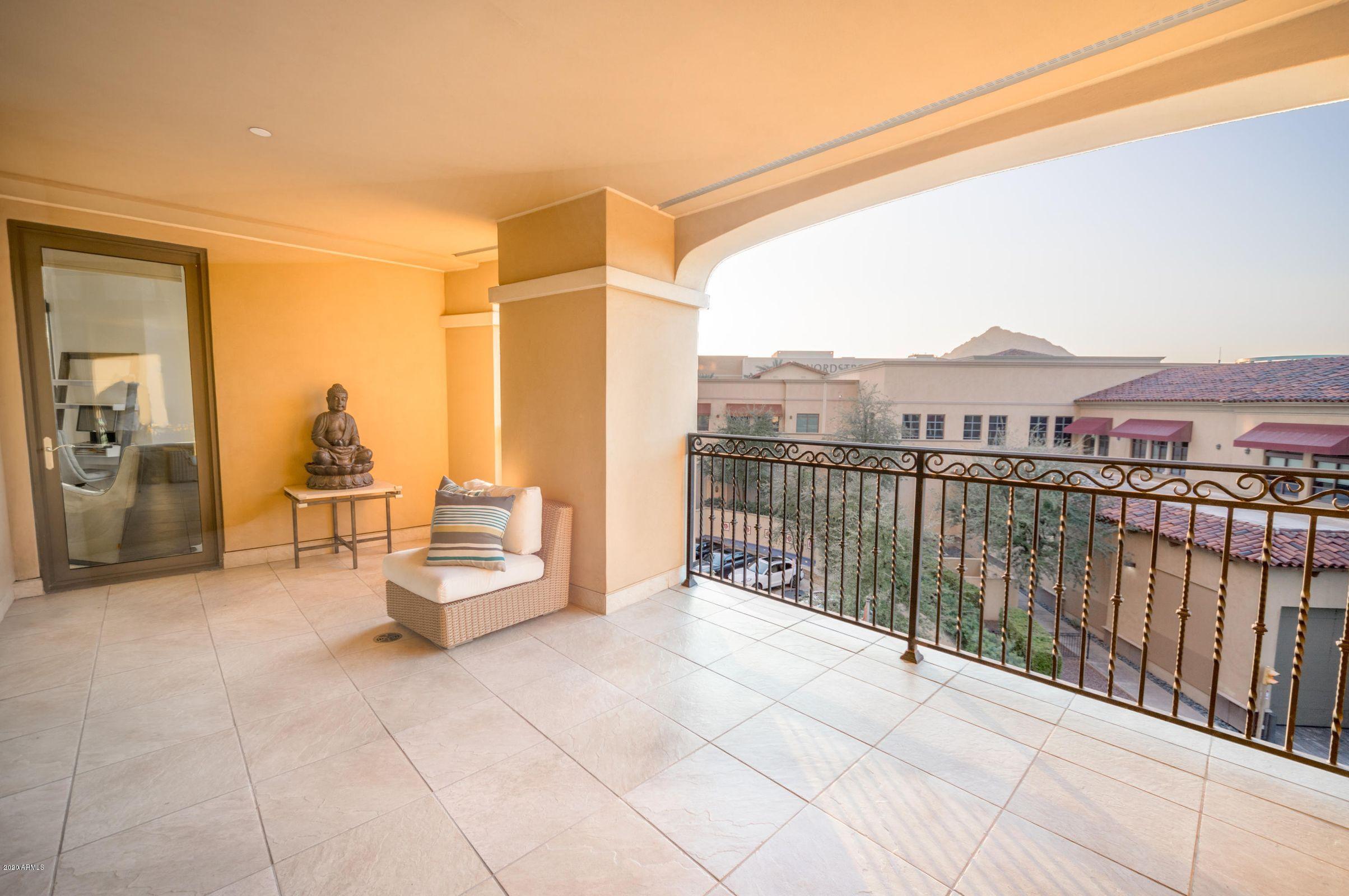 SCOTTSDALE WATERFRONT RESIDENCES CONDOMINIUM - Residential