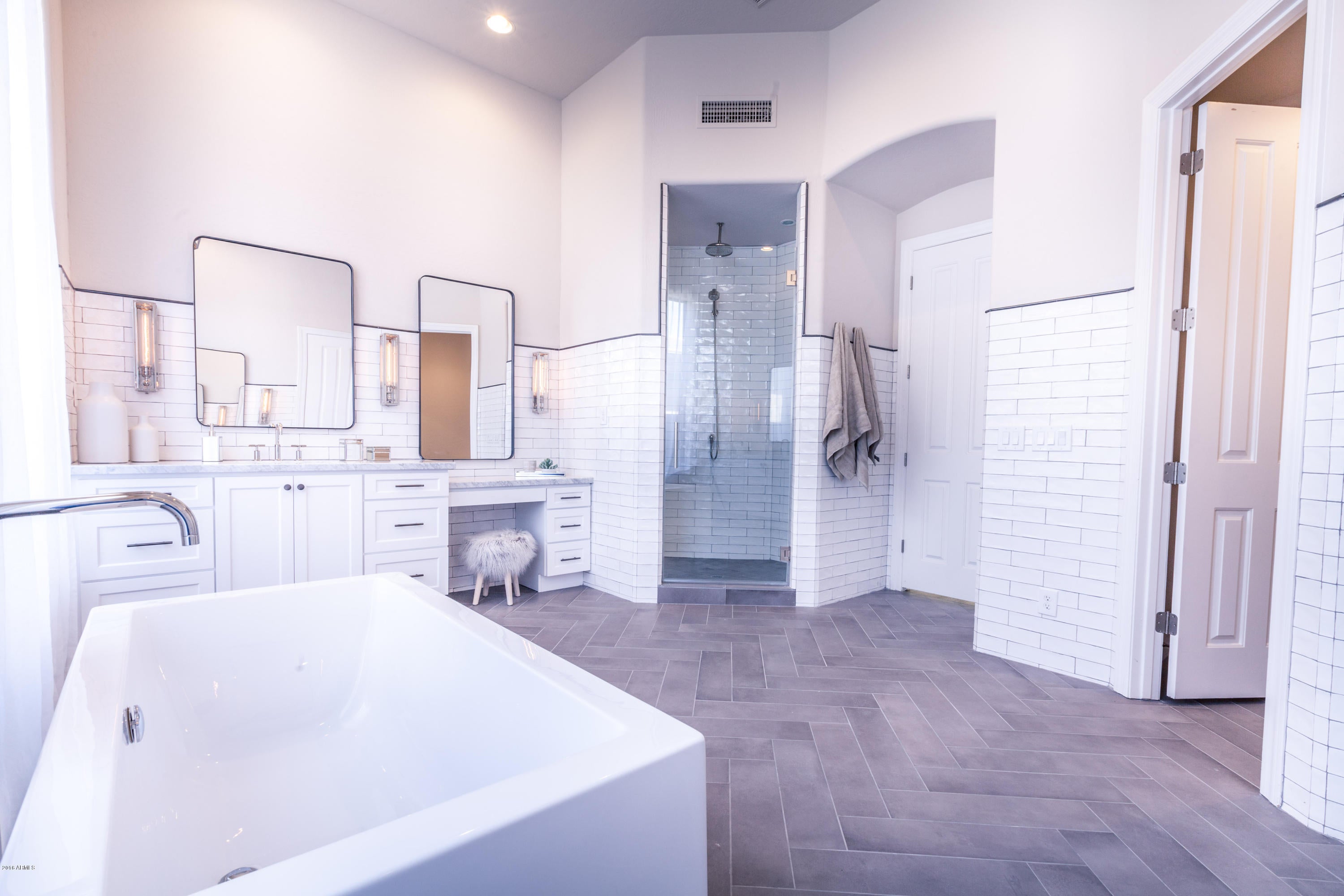 LINCOLN PLACE - Residential