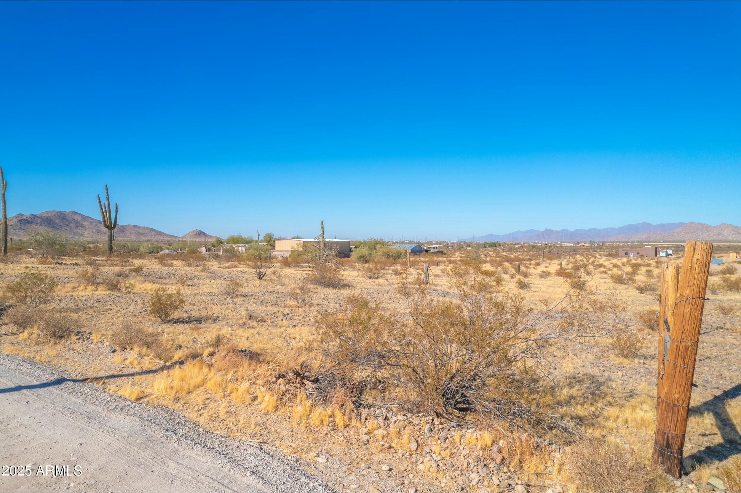 COMM @ S COR OF SEC 20-5S-2E TH N 659.7' TH E 331. - Land