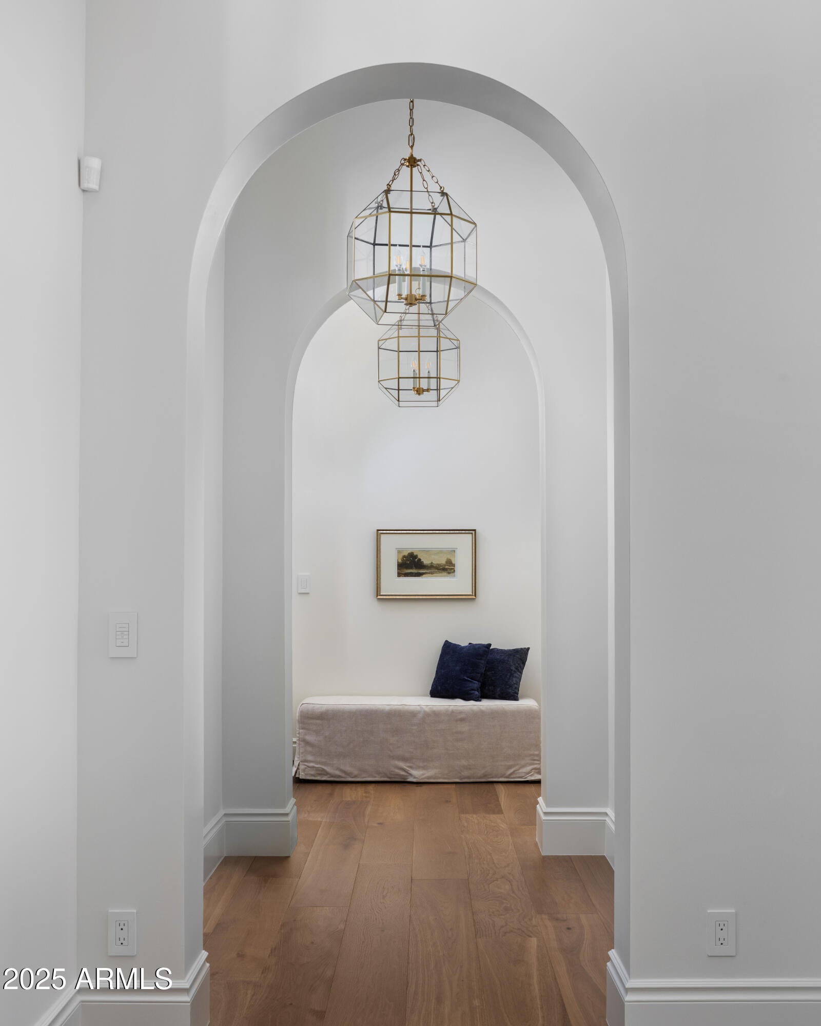 STANFORD COURT - Residential