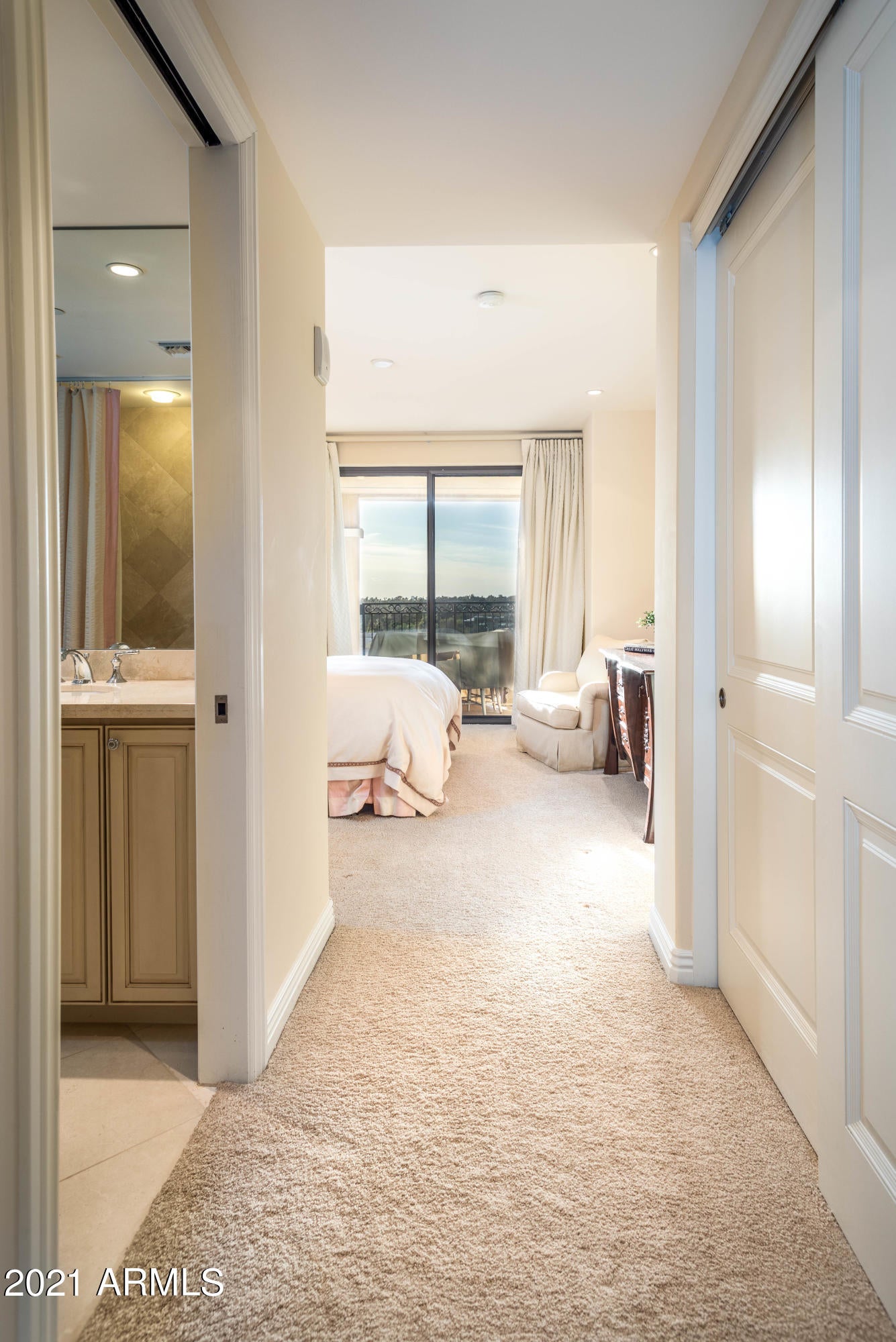 SCOTTSDALE WATERFRONT RESIDENCES - Residential