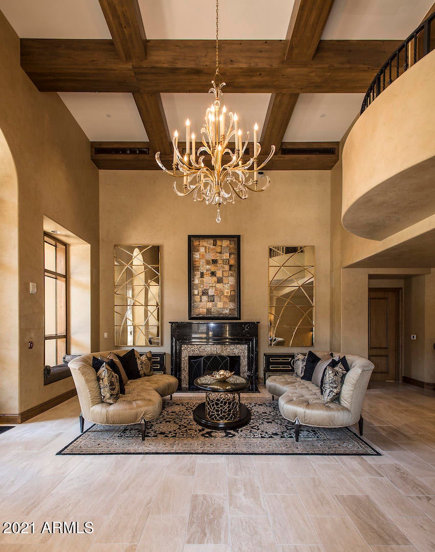 SCOTTSDALE WATERFRONT RESIDENCES - Residential