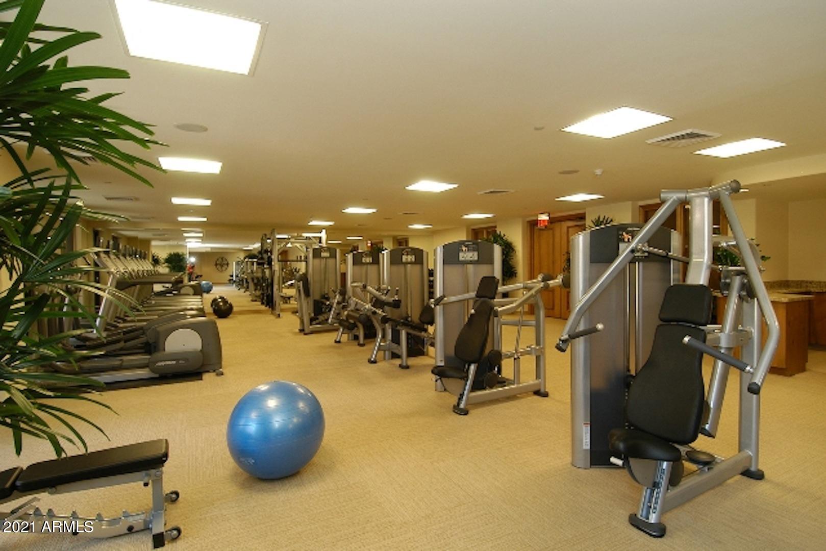 SCOTTSDALE WATERFRONT RESIDENCES - Residential