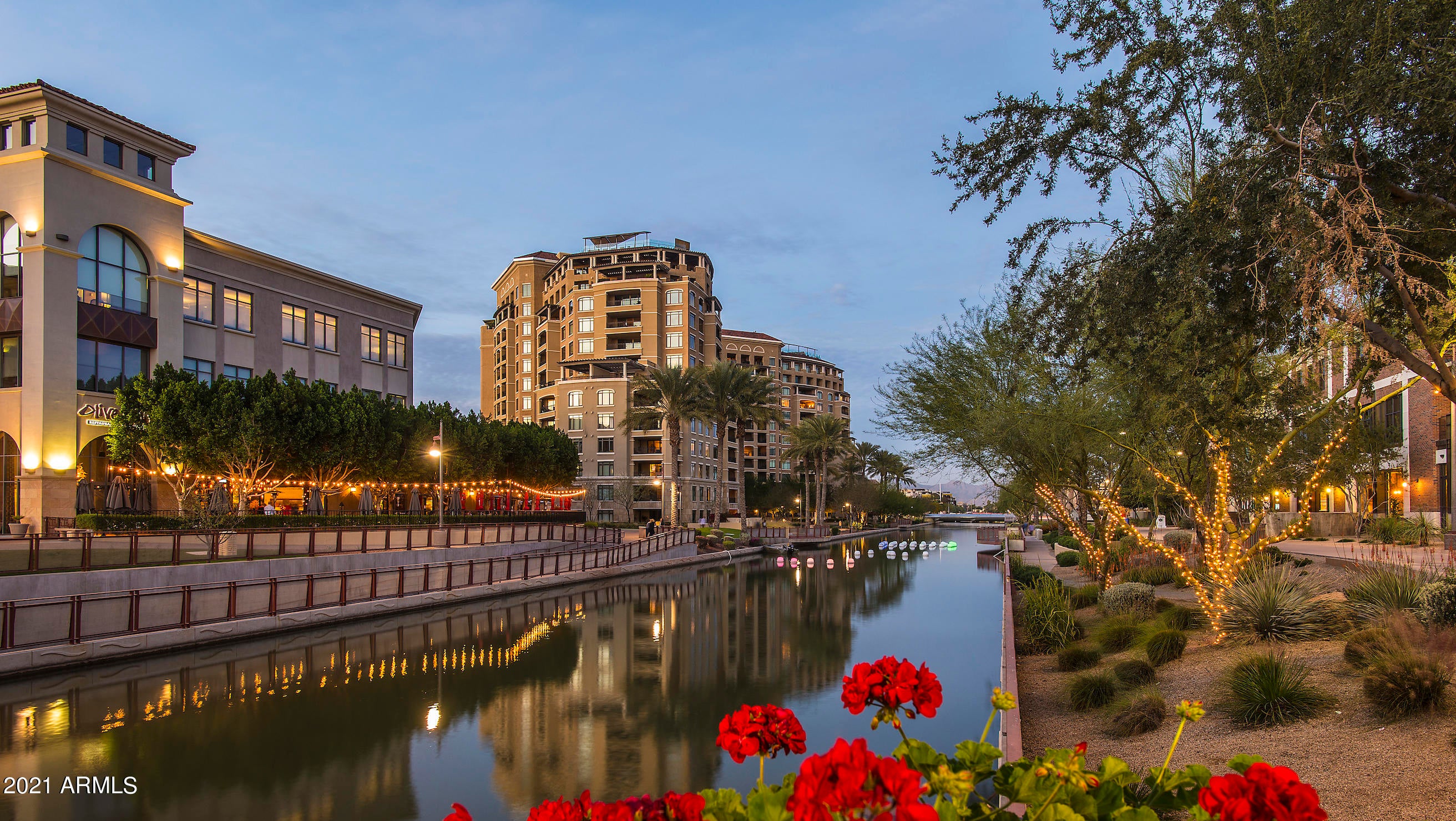 SCOTTSDALE WATERFRONT RESIDENCES - Residential