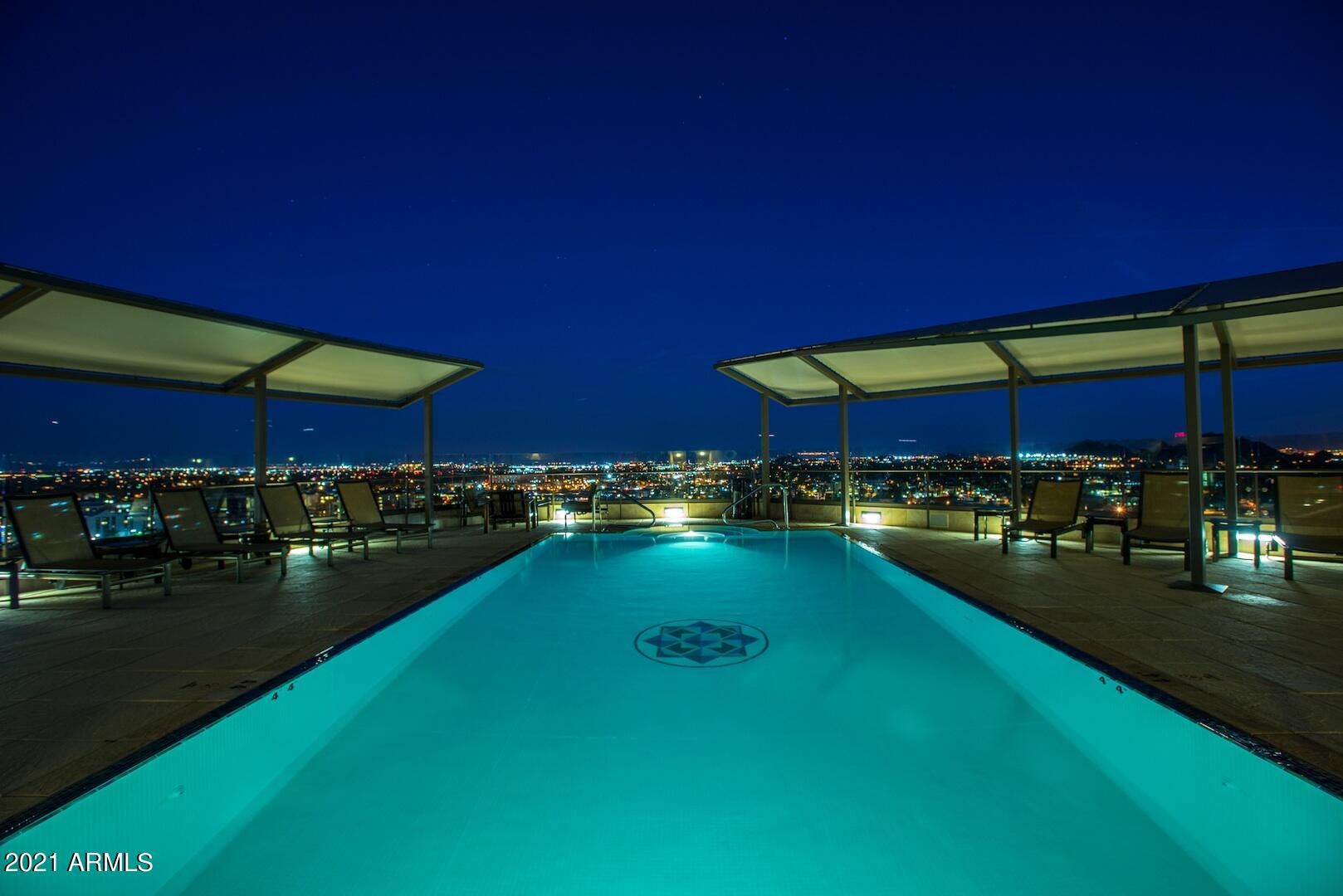 SCOTTSDALE WATERFRONT RESIDENCES - Residential