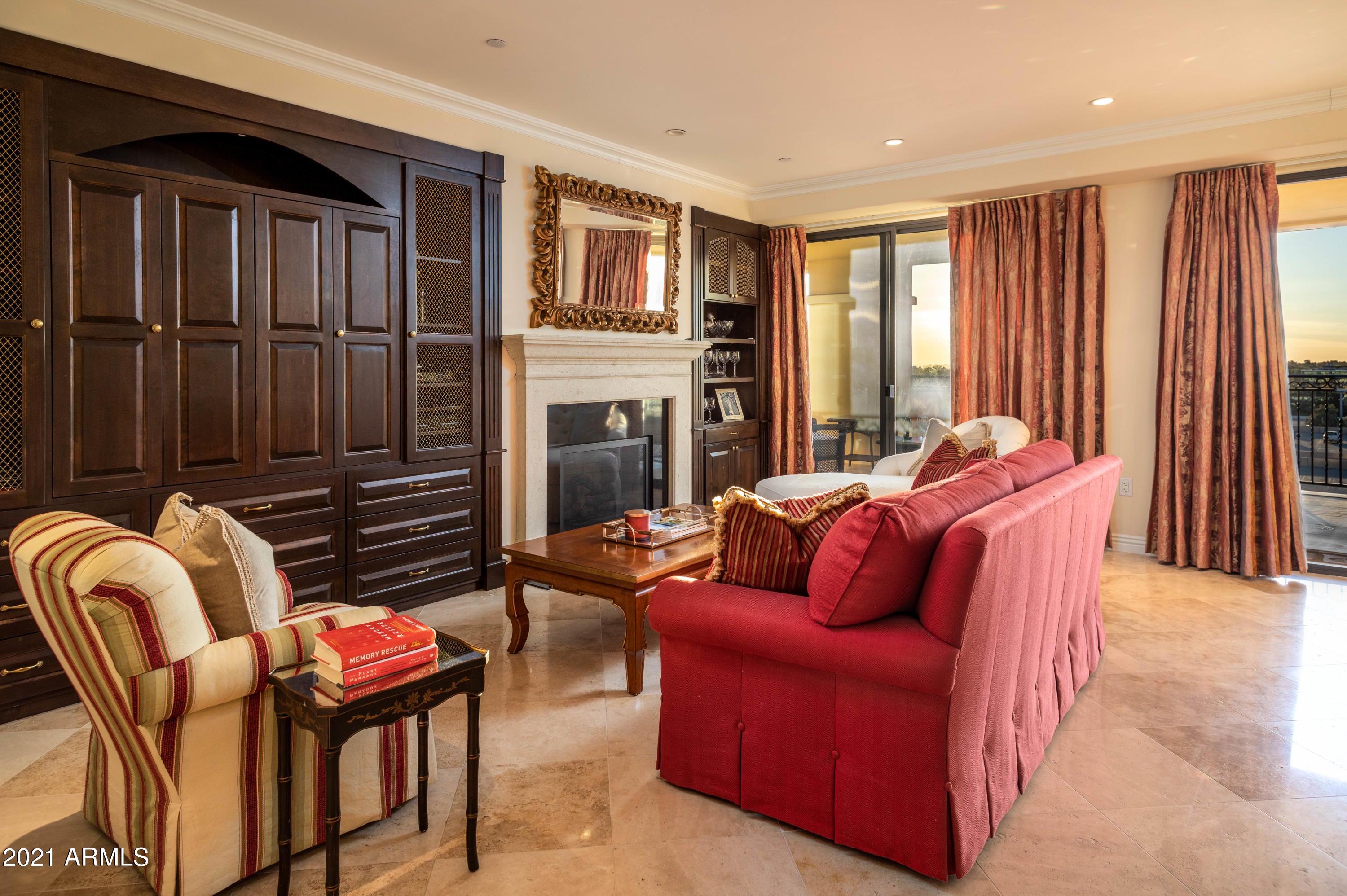 SCOTTSDALE WATERFRONT RESIDENCES - Residential