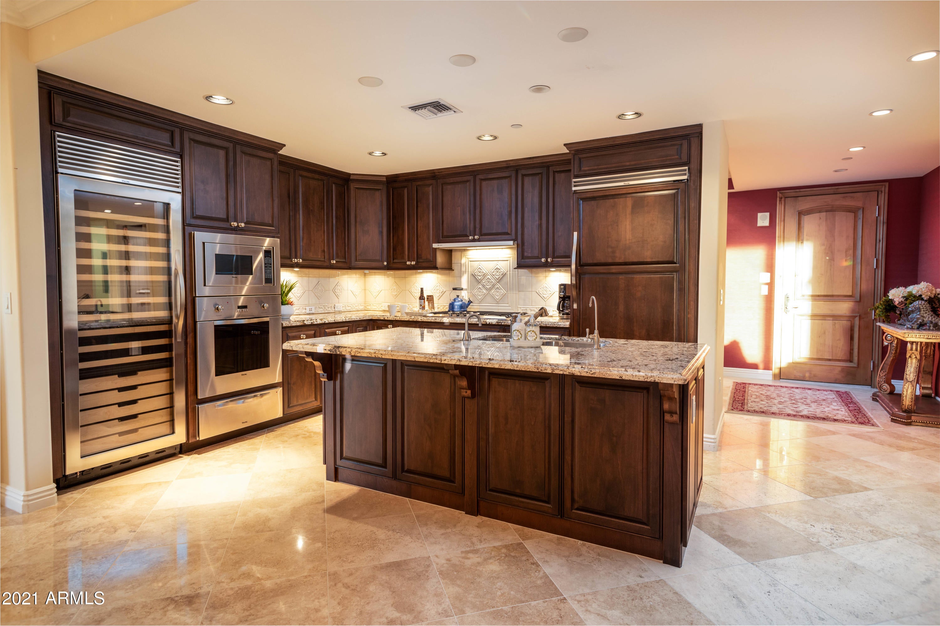 SCOTTSDALE WATERFRONT RESIDENCES - Residential