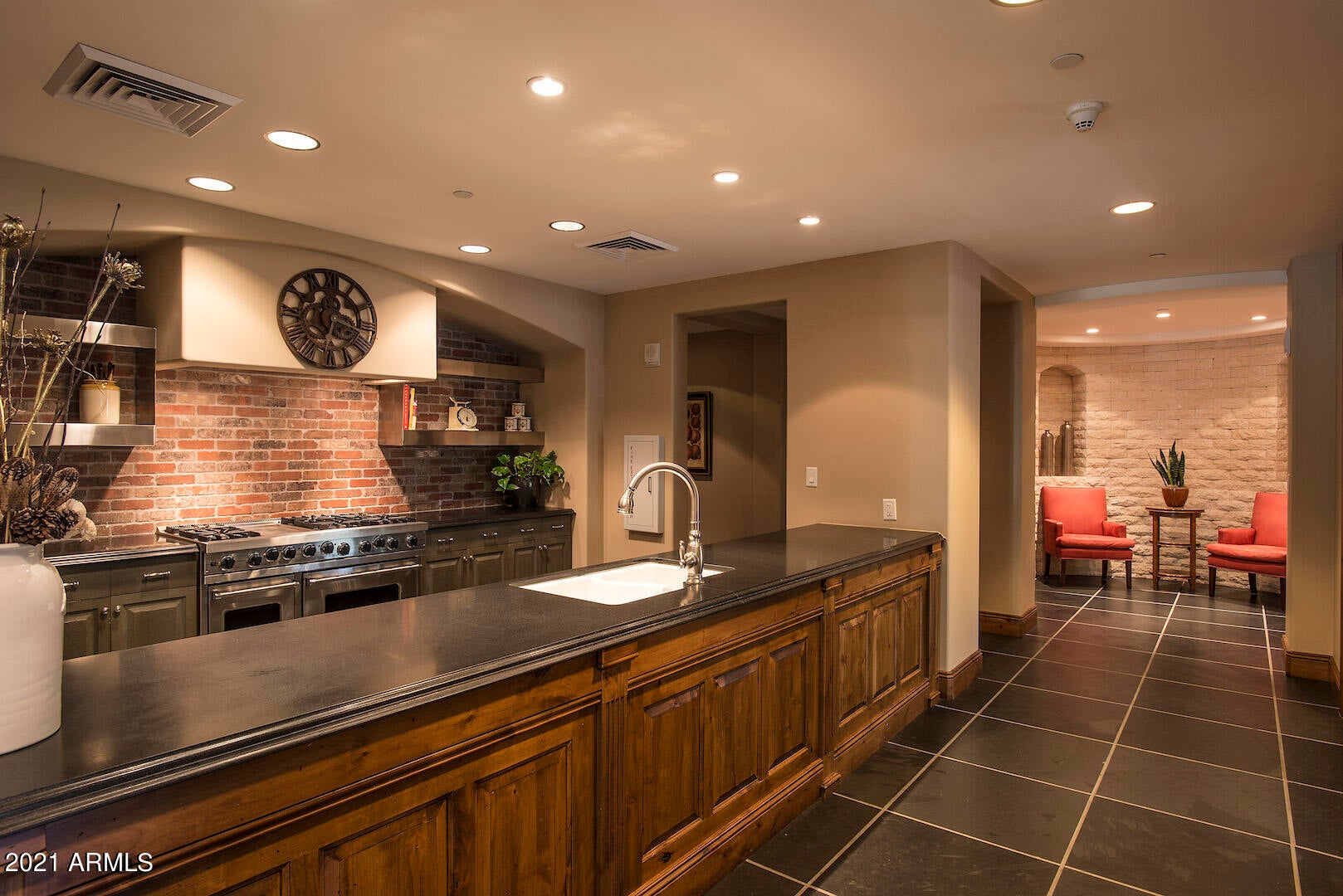 SCOTTSDALE WATERFRONT RESIDENCES - Residential