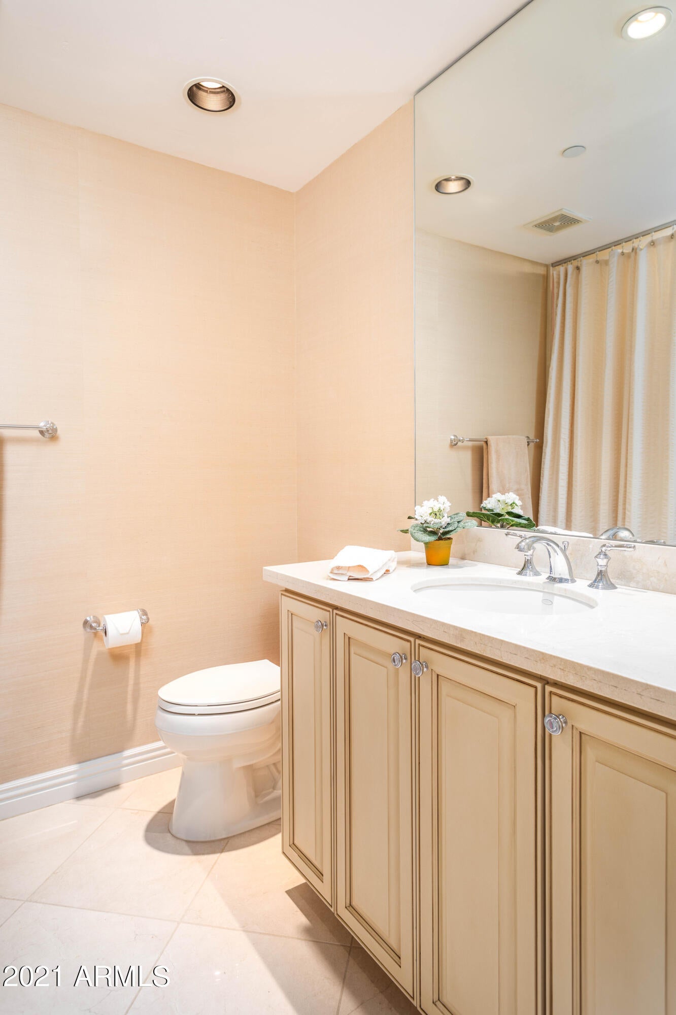 SCOTTSDALE WATERFRONT RESIDENCES - Residential