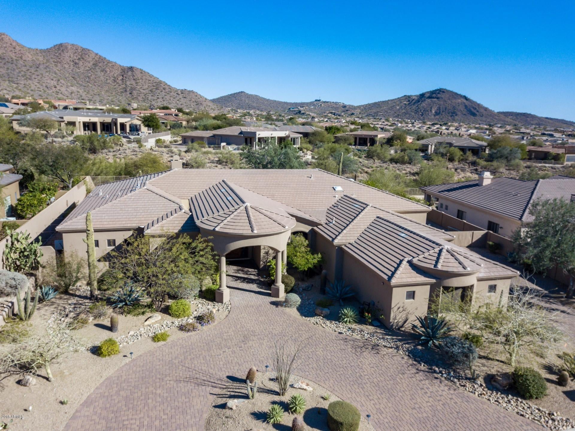 RANCHO TRINADAD - Residential
