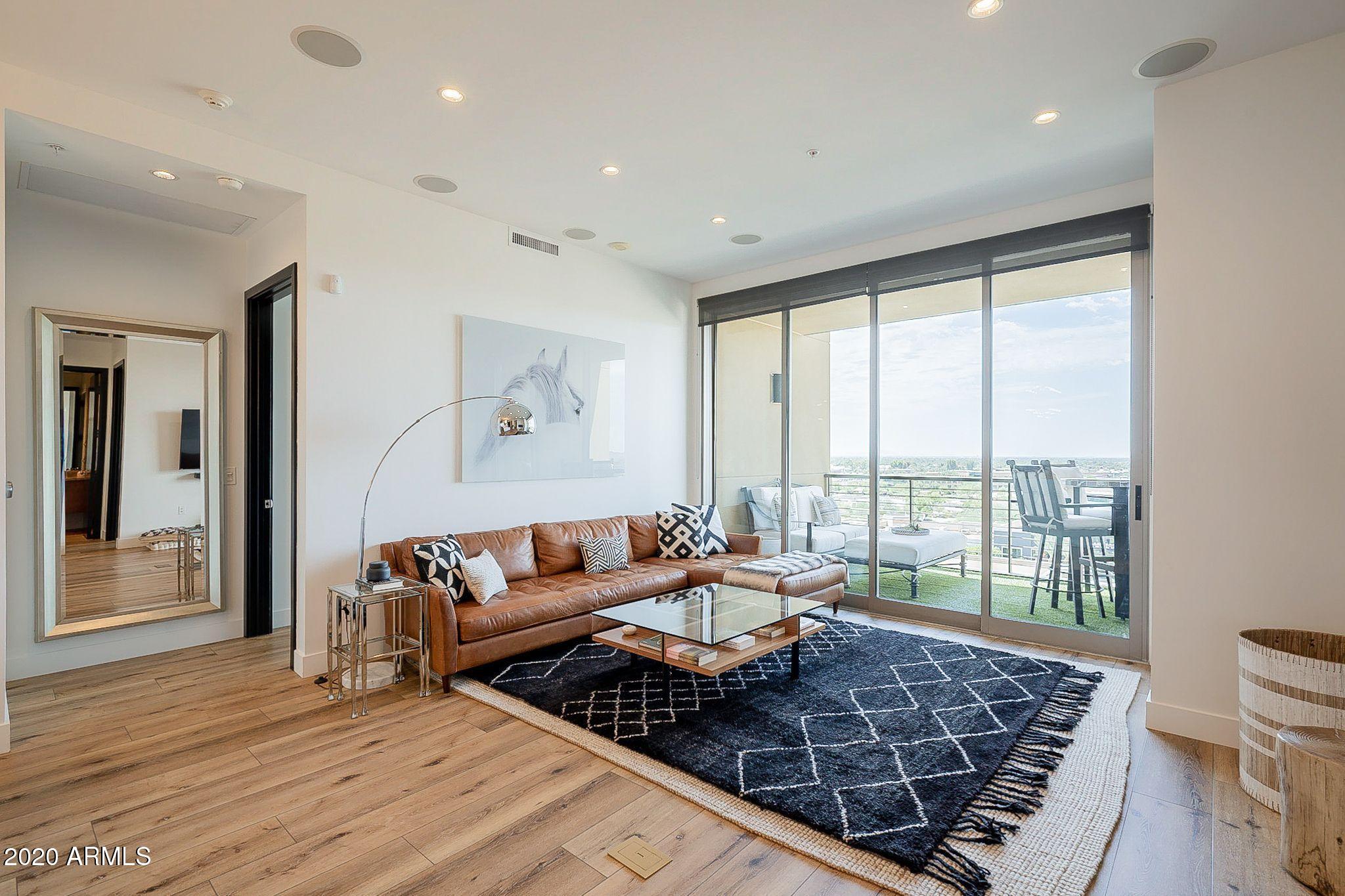 PLAZA LOFTS - Residential