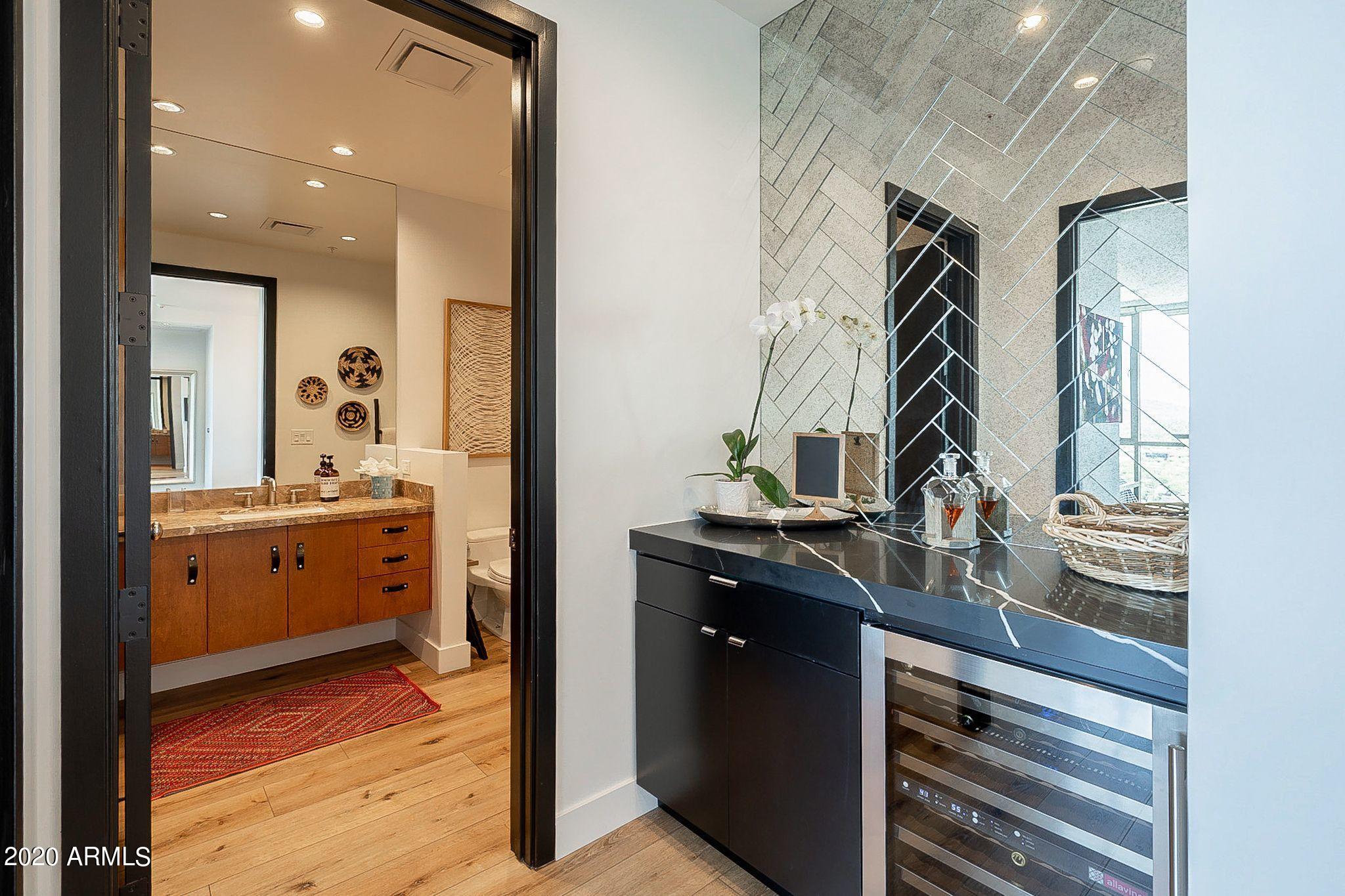 PLAZA LOFTS - Residential