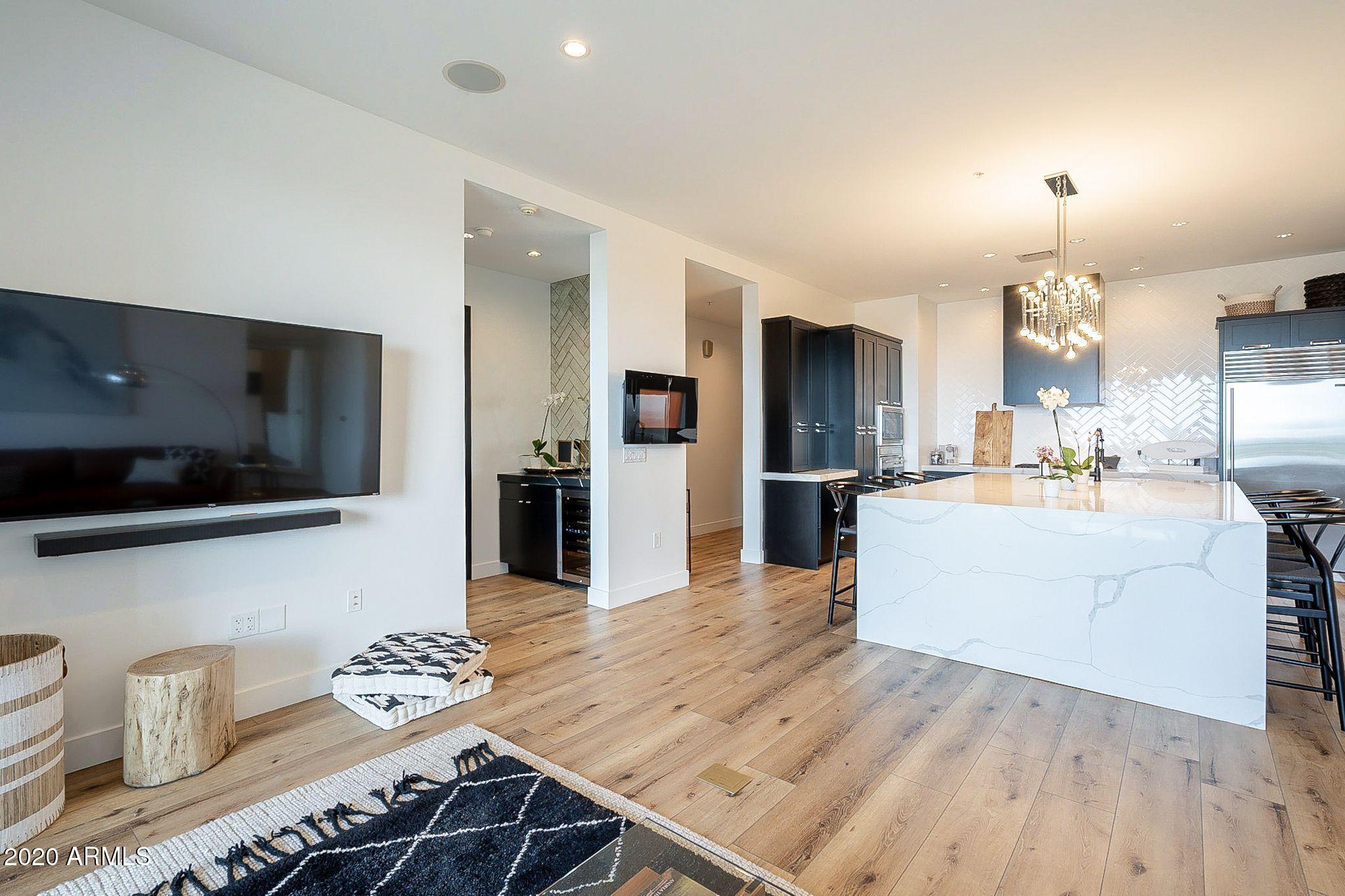 PLAZA LOFTS - Residential
