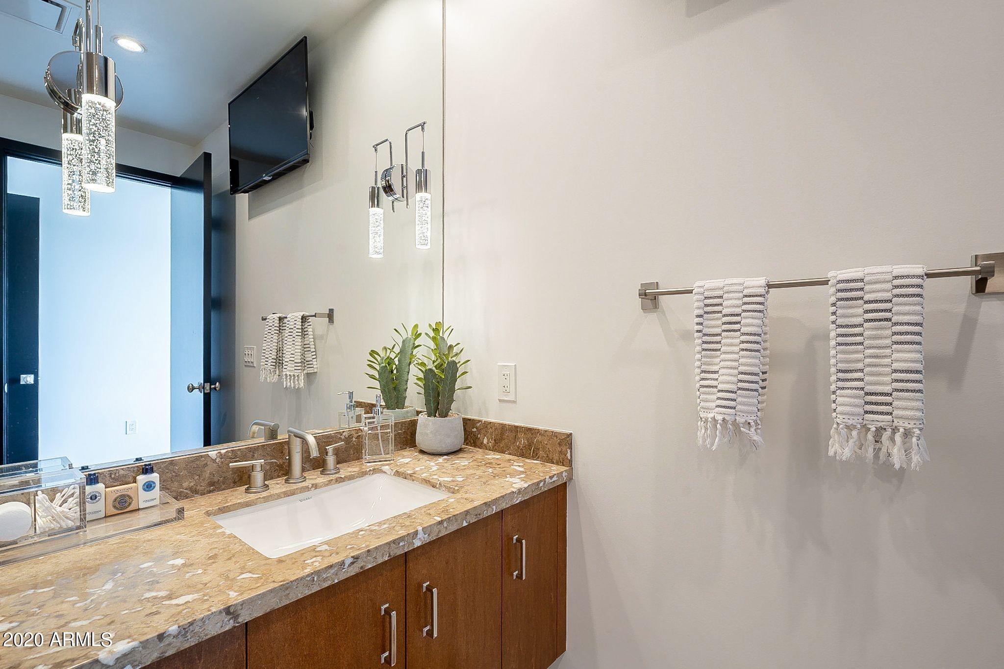 PLAZA LOFTS - Residential