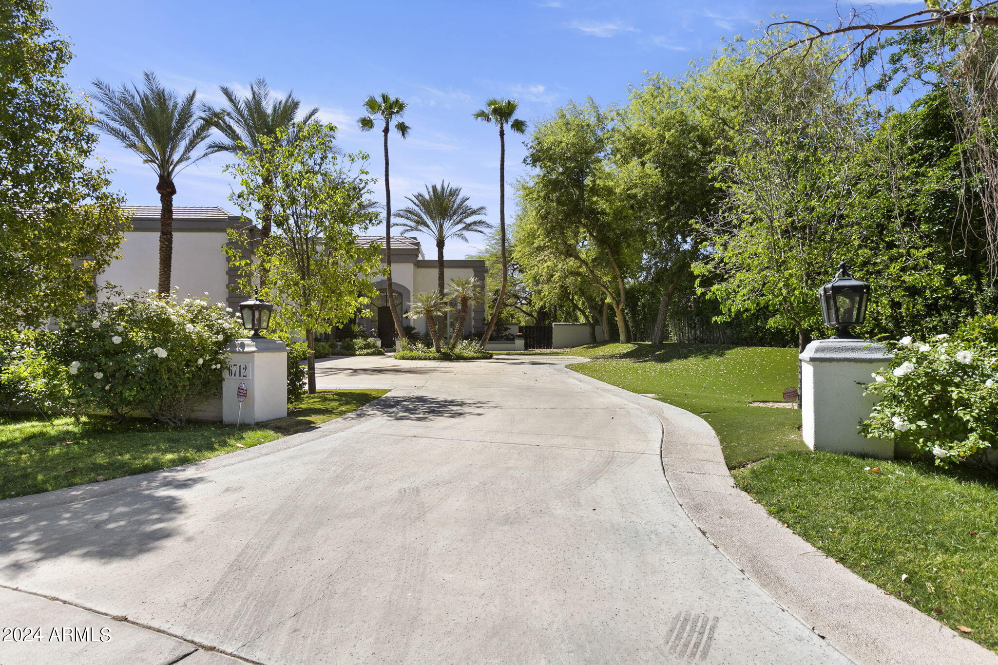 La Place, Unit 1 - Residential