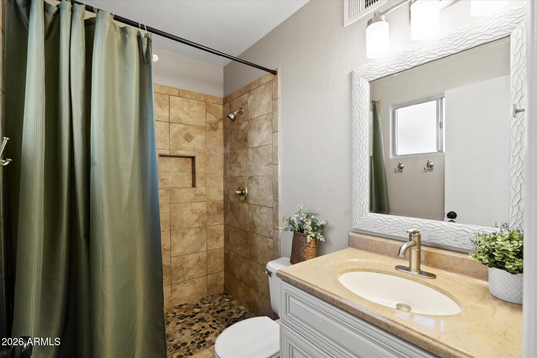 Silvergate 3, Unit 2 - Residential