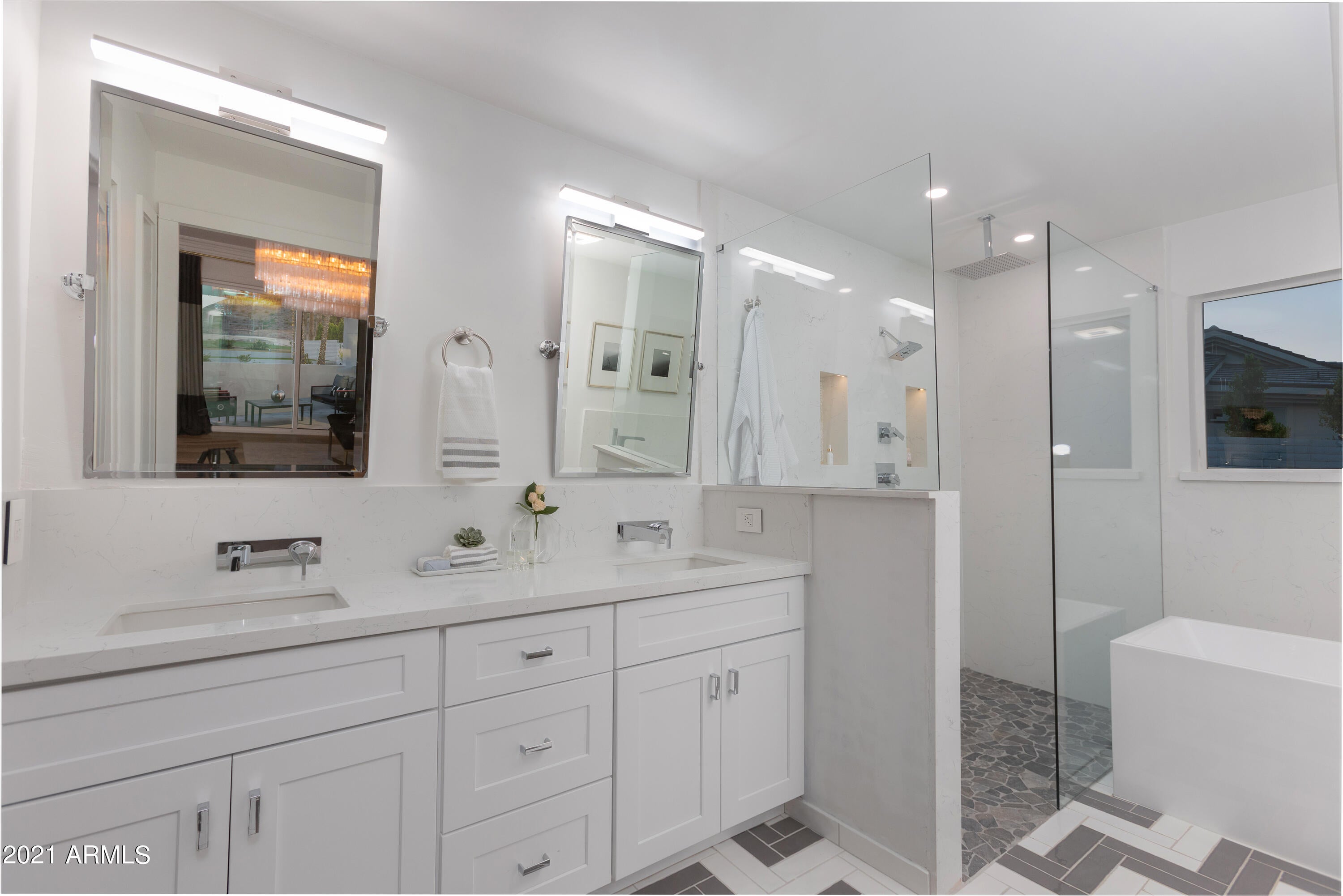CAMELBACK EAST - Residential