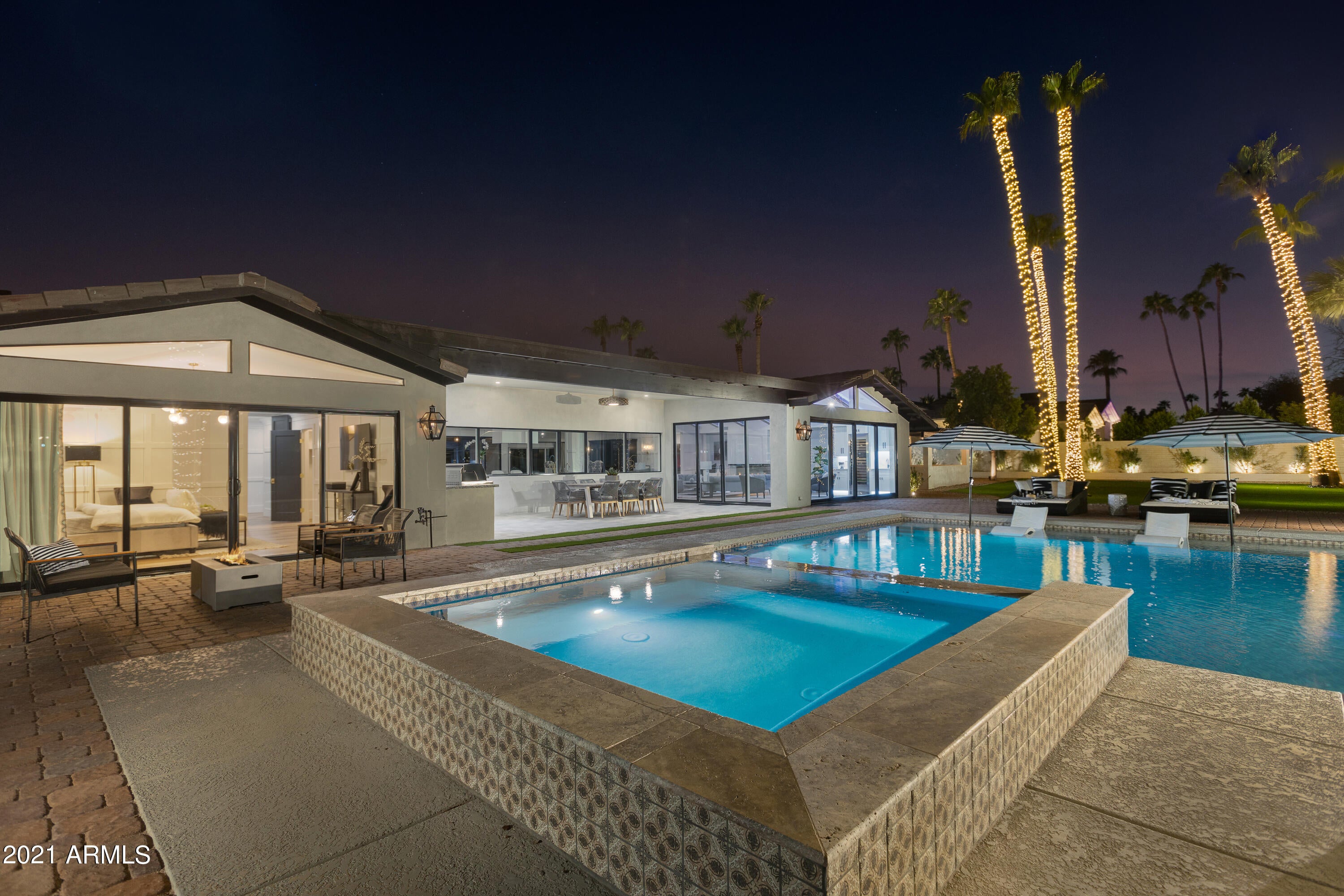 CAMELBACK EAST - Residential