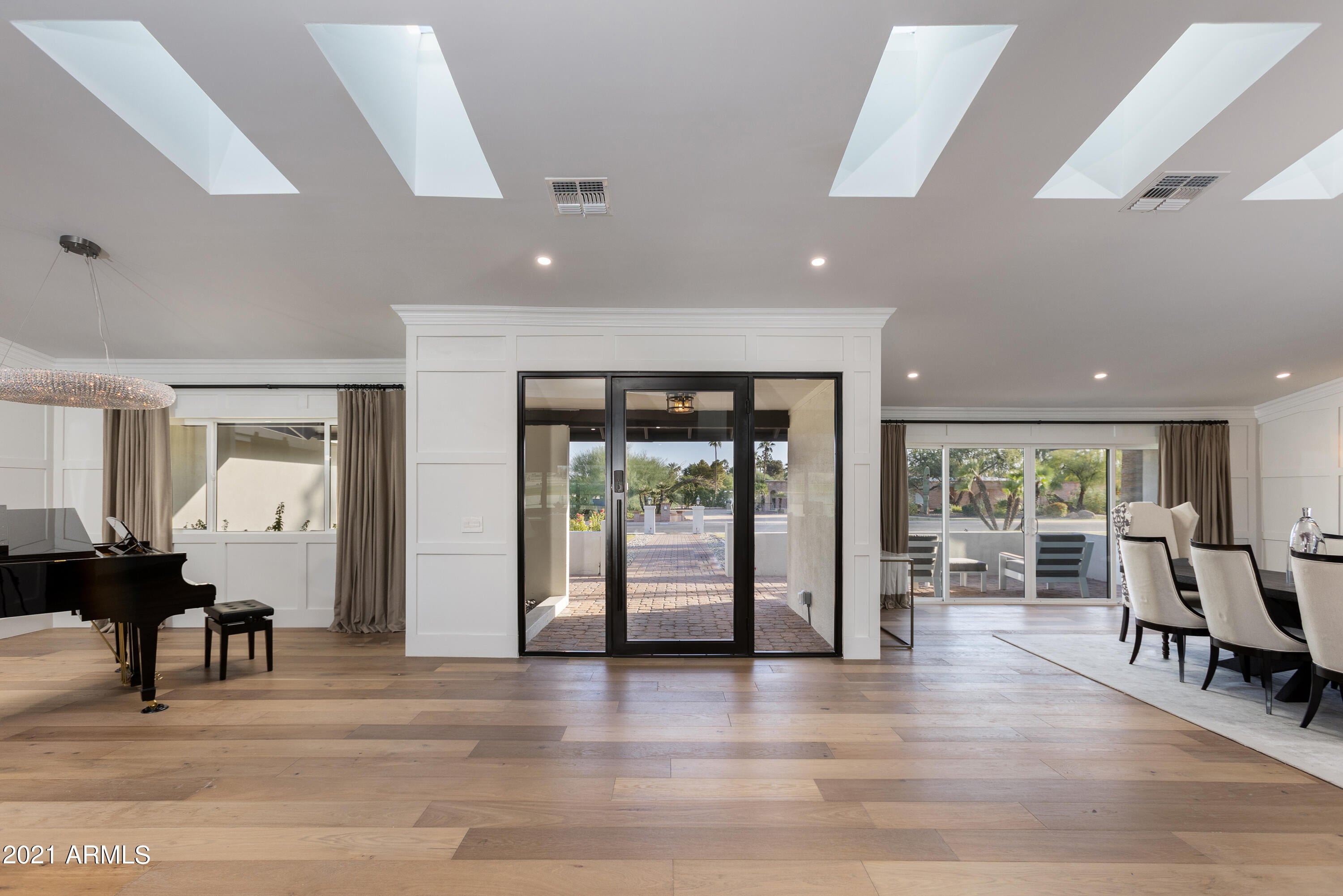 CAMELBACK EAST - Residential