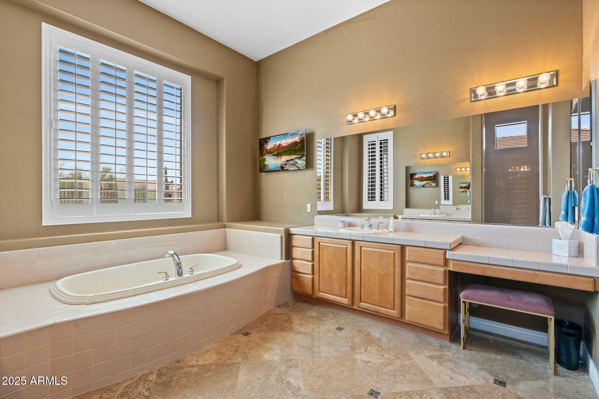 ANTHEM COUNTRY CLUB - Residential