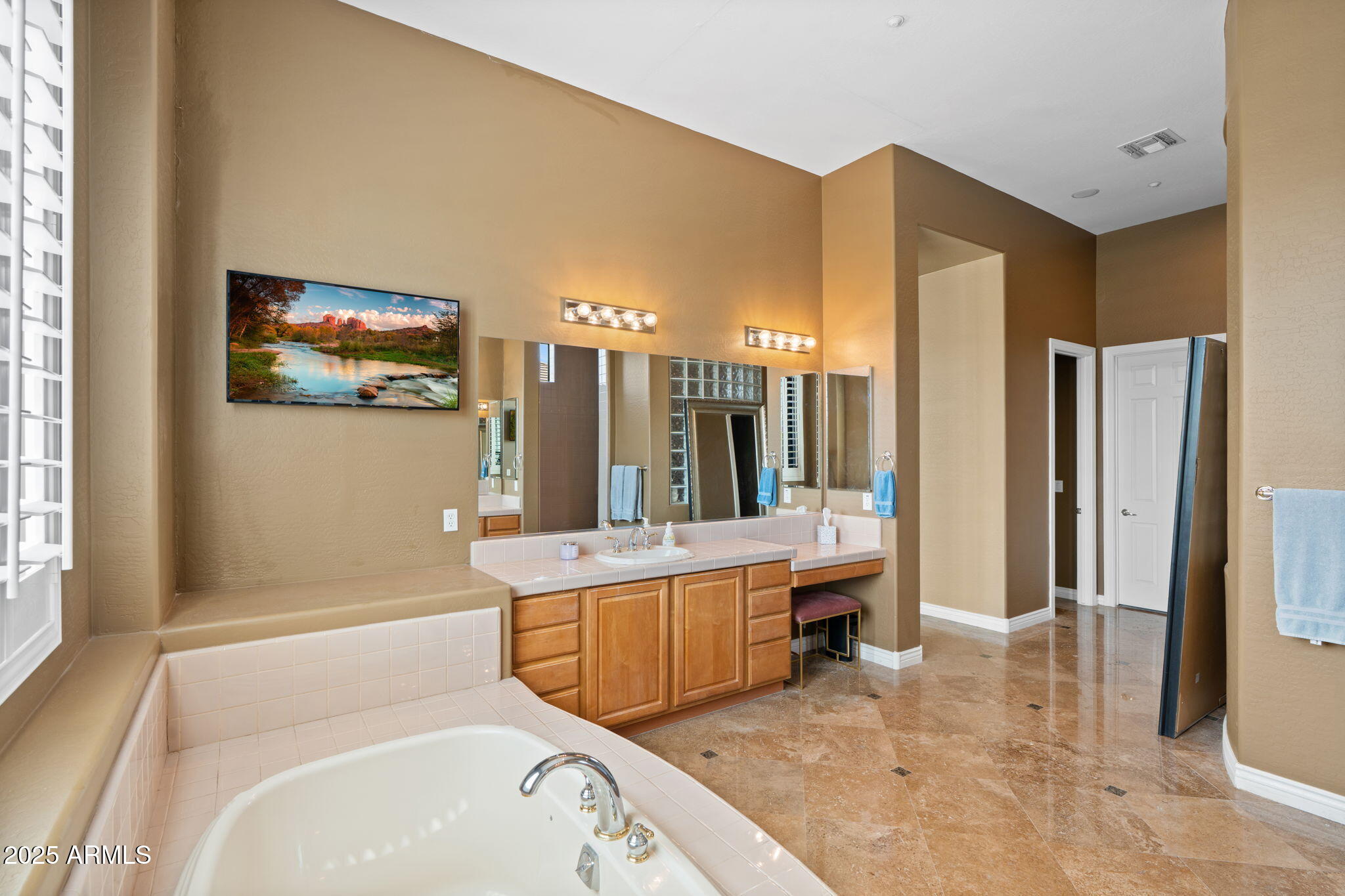 ANTHEM COUNTRY CLUB - Residential