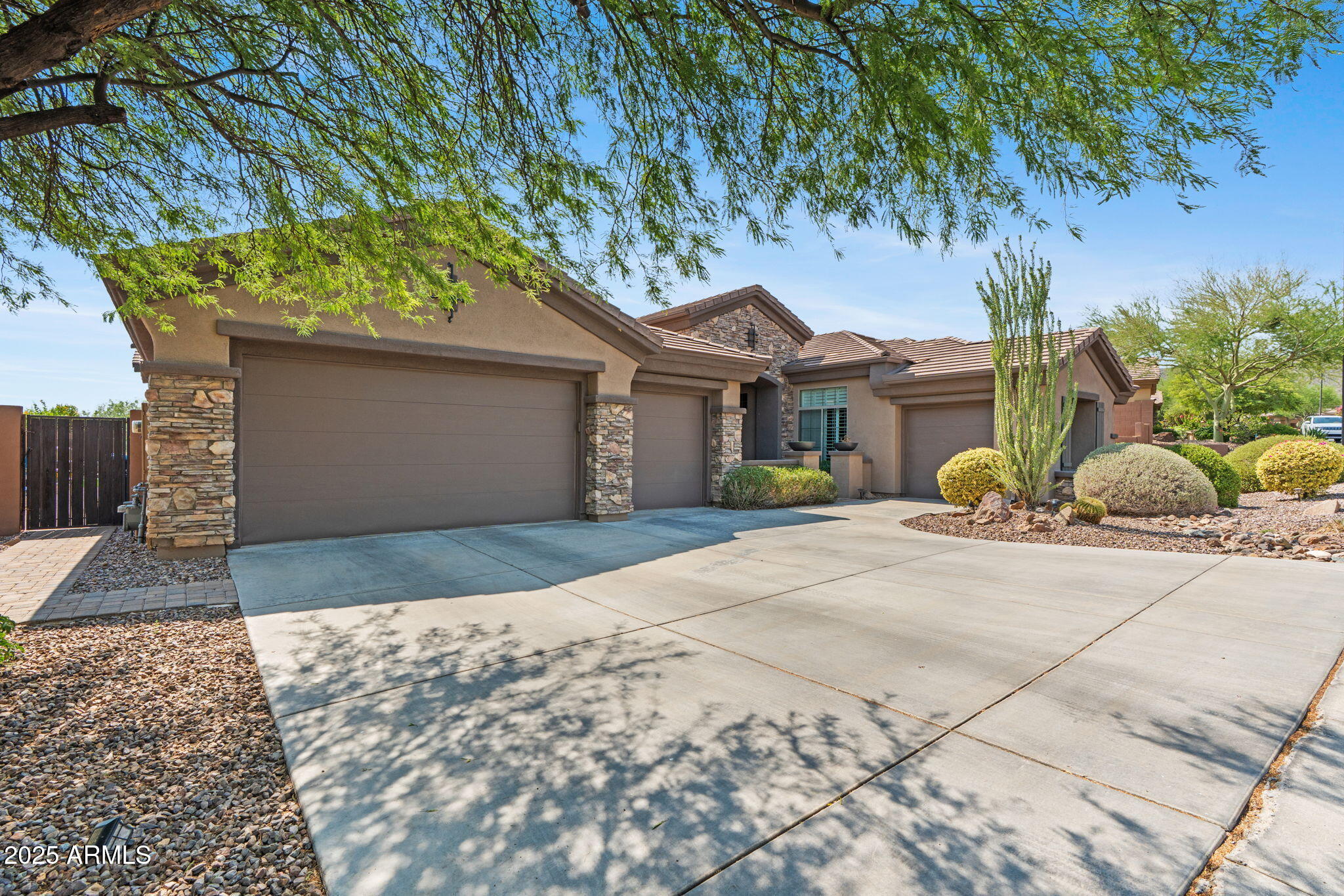 ANTHEM COUNTRY CLUB - Residential