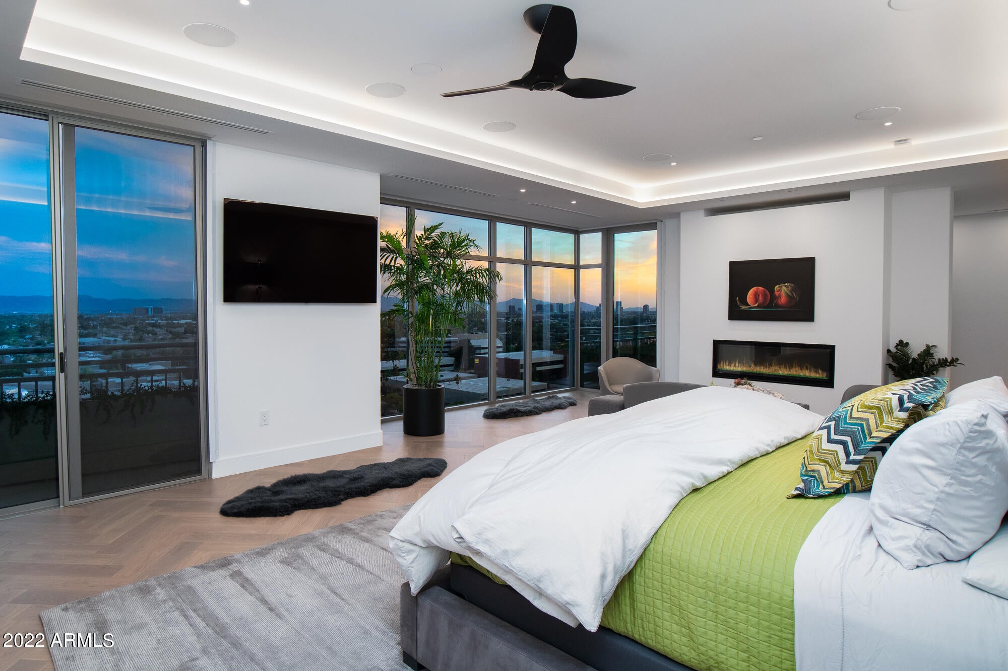 RESIDENCES AT 2211 CAMELBACK CONDOMINIUM - Residential