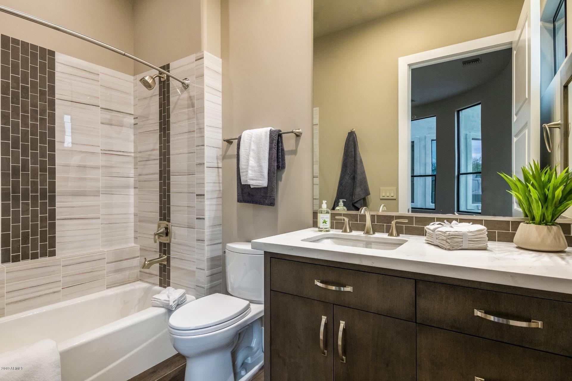PALATIAL ESTATES LOT 18A-2 REPLAT - Residential