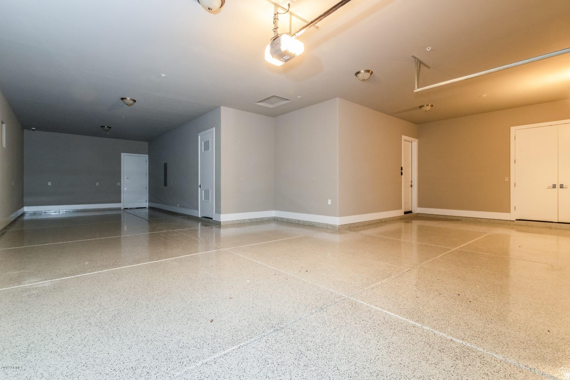 PALATIAL ESTATES LOT 18A-2 REPLAT - Residential