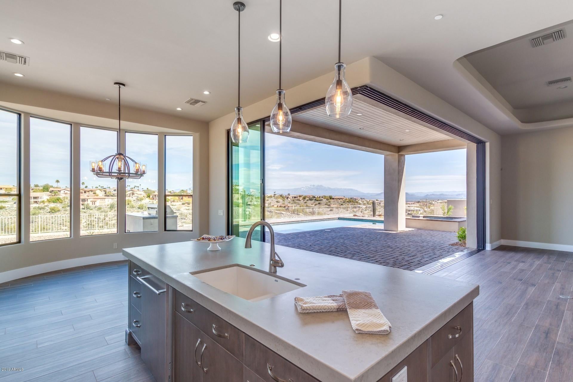 PALATIAL ESTATES LOT 18A-2 REPLAT - Residential