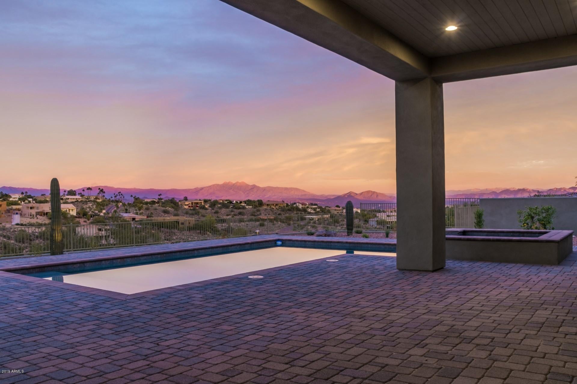 PALATIAL ESTATES LOT 18A-2 REPLAT - Residential