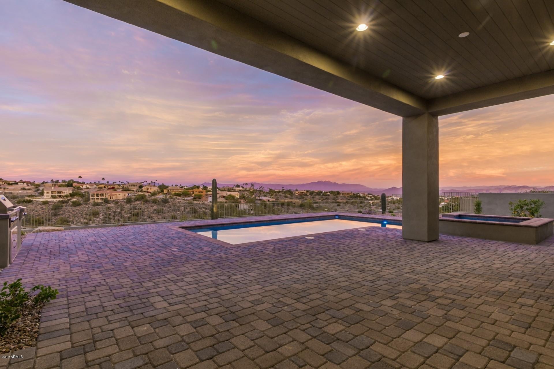 PALATIAL ESTATES LOT 18A-2 REPLAT - Residential