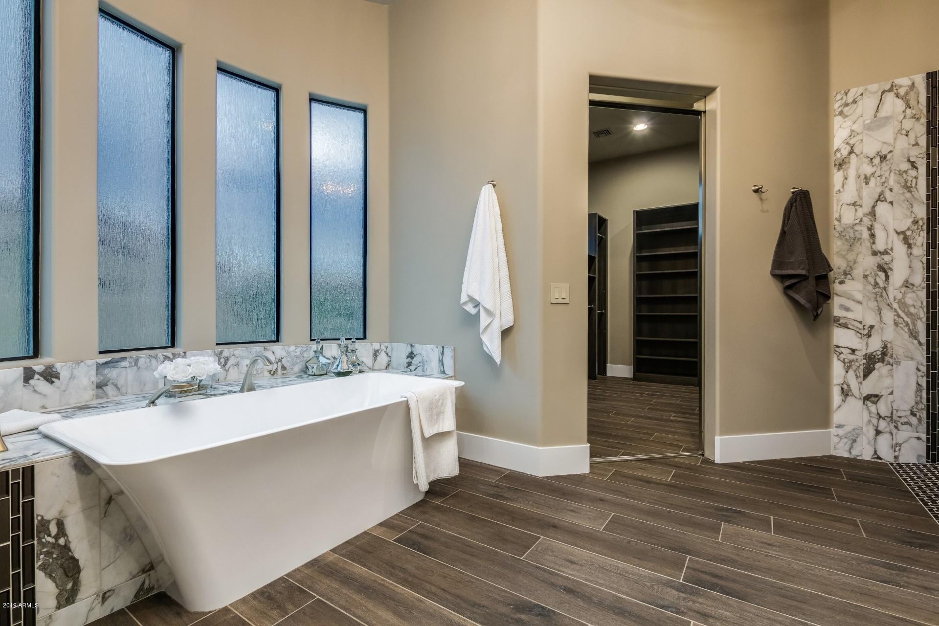 PALATIAL ESTATES LOT 18A-2 REPLAT - Residential