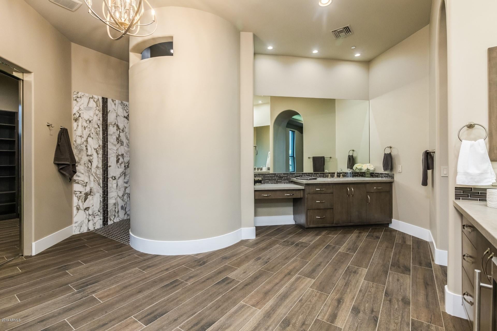 PALATIAL ESTATES LOT 18A-2 REPLAT - Residential