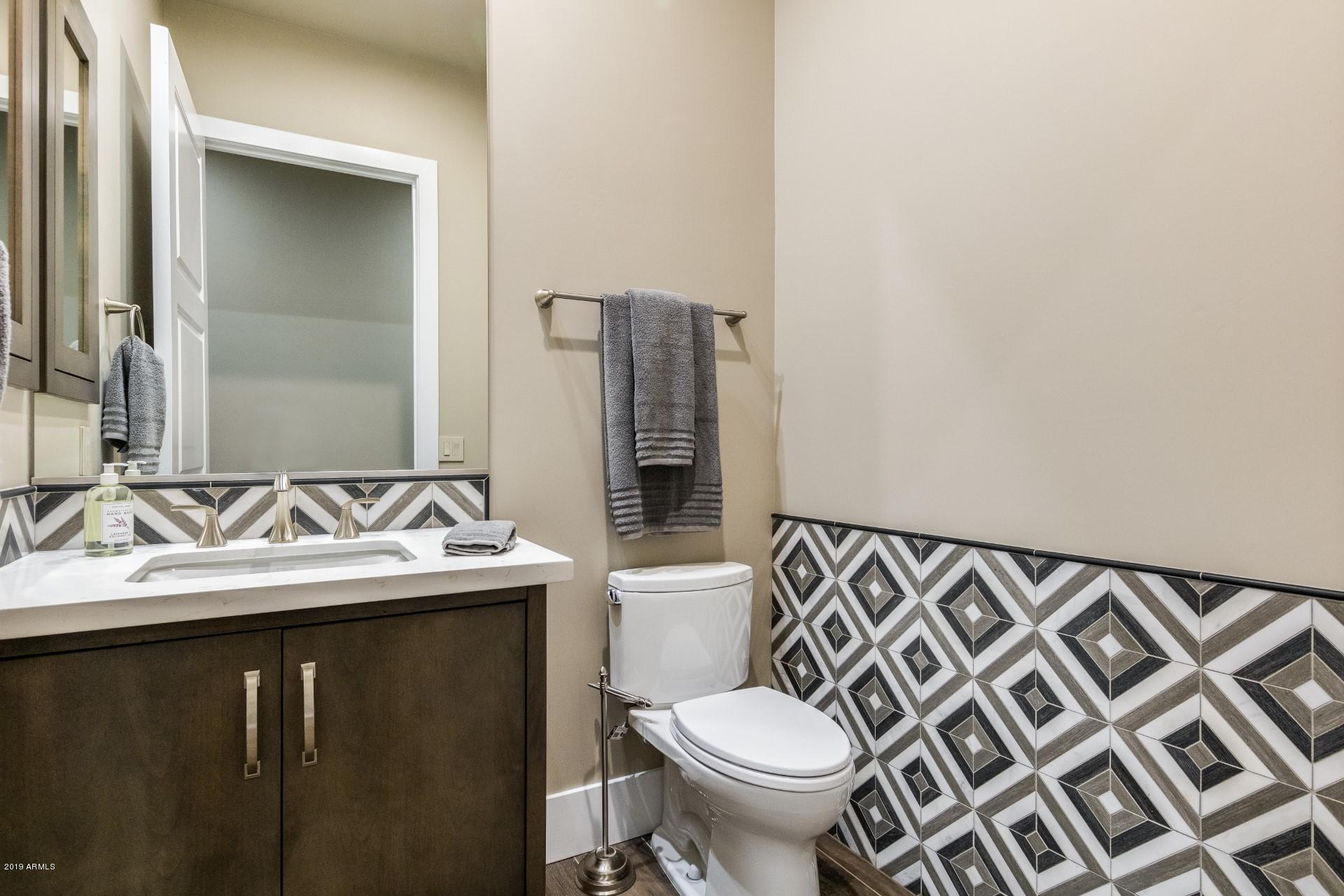 PALATIAL ESTATES LOT 18A-2 REPLAT - Residential