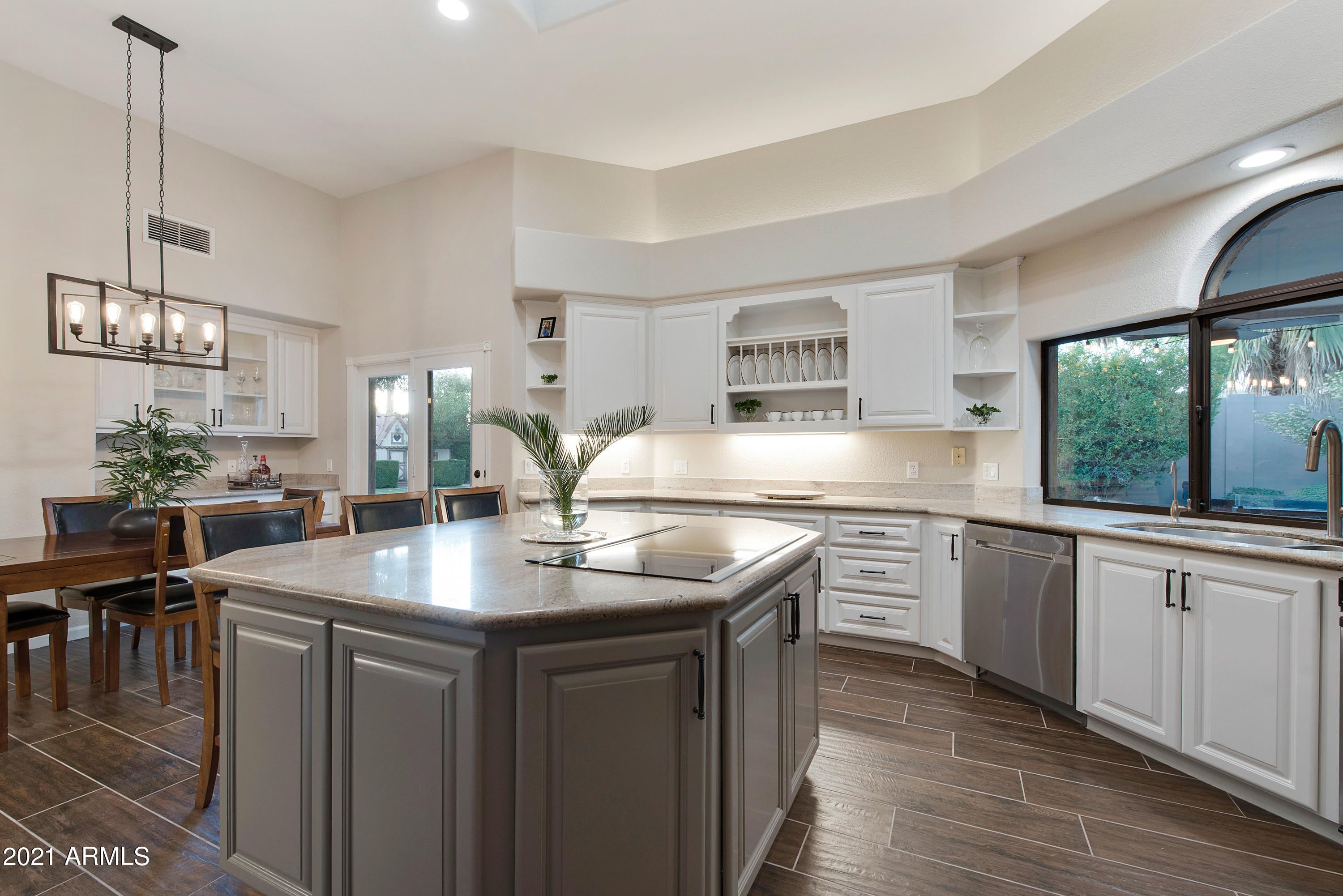SCOTTSDALE RANCH - Residential
