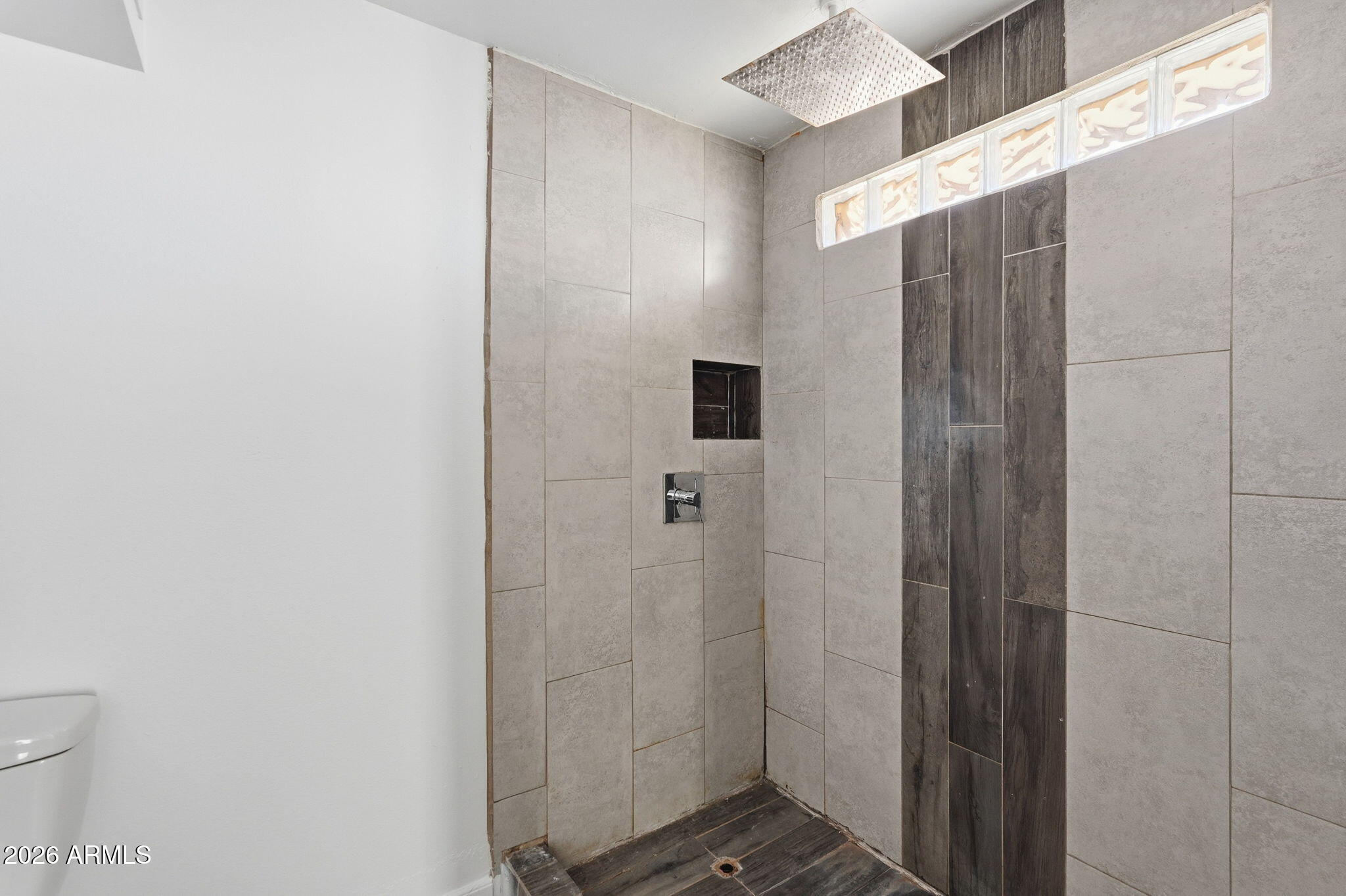 ADVENTURE HOMES AMD - Residential