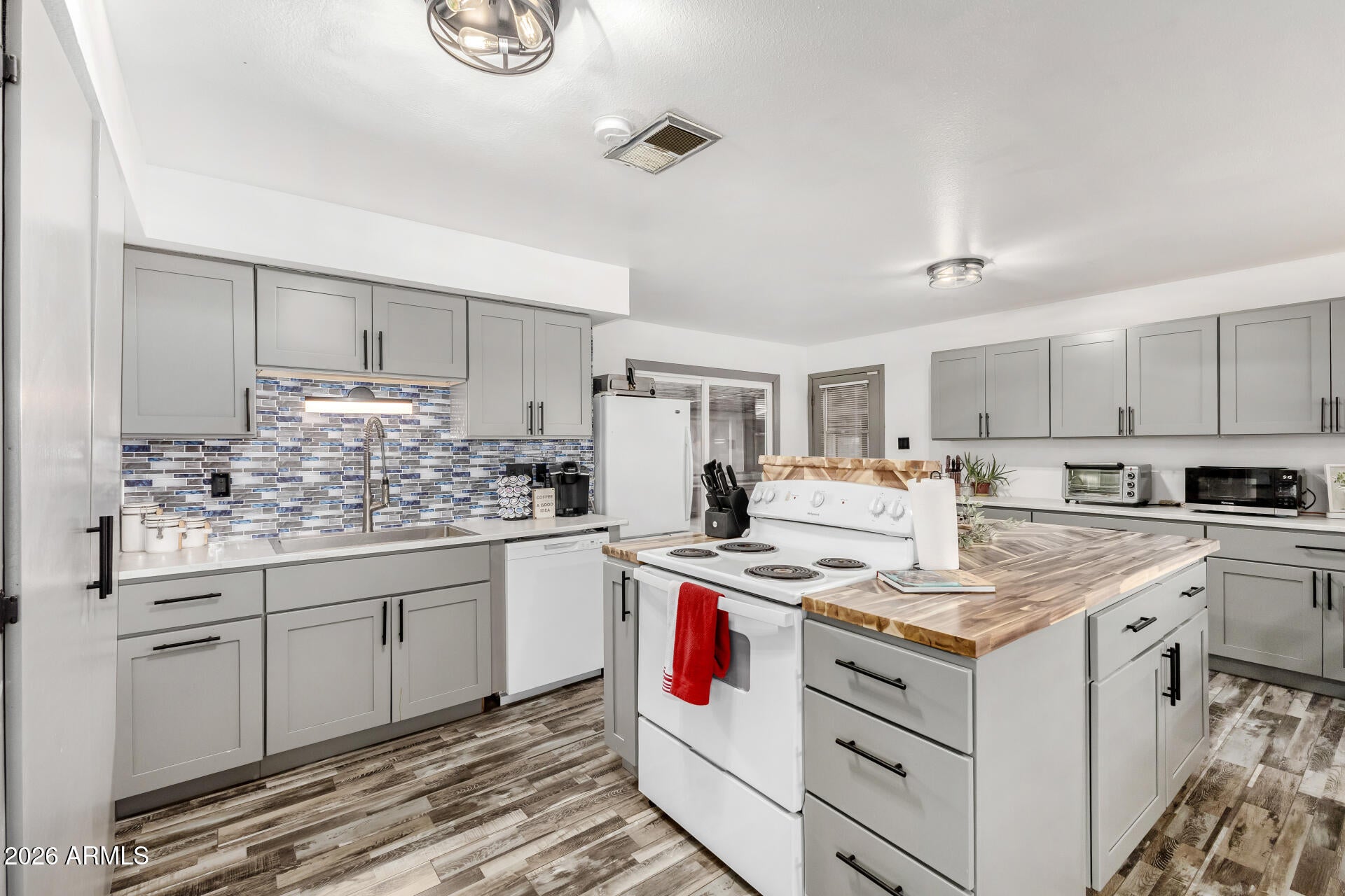 WEST PLAZA 26 - Residential