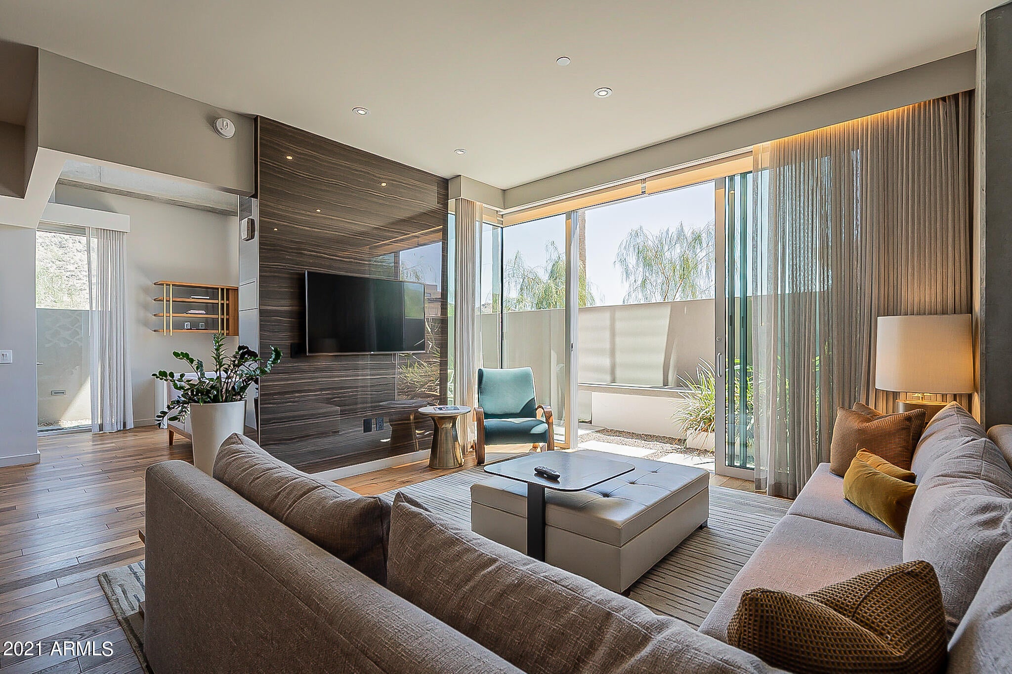 MOUNTAIN SHADOWS RESORT HOTEL CONDOMINIUM - Residential